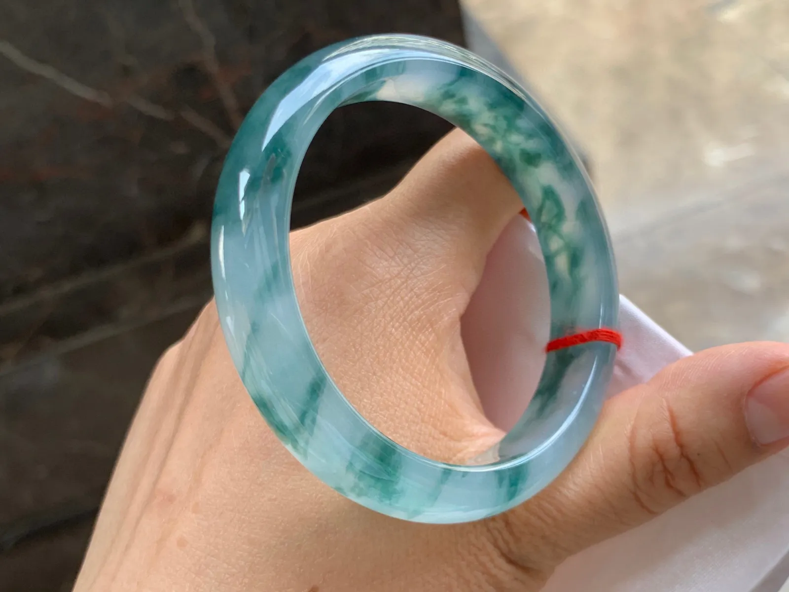 55-12.5-8mm
冰种飘花手镯 水润冰透 花色漂亮
