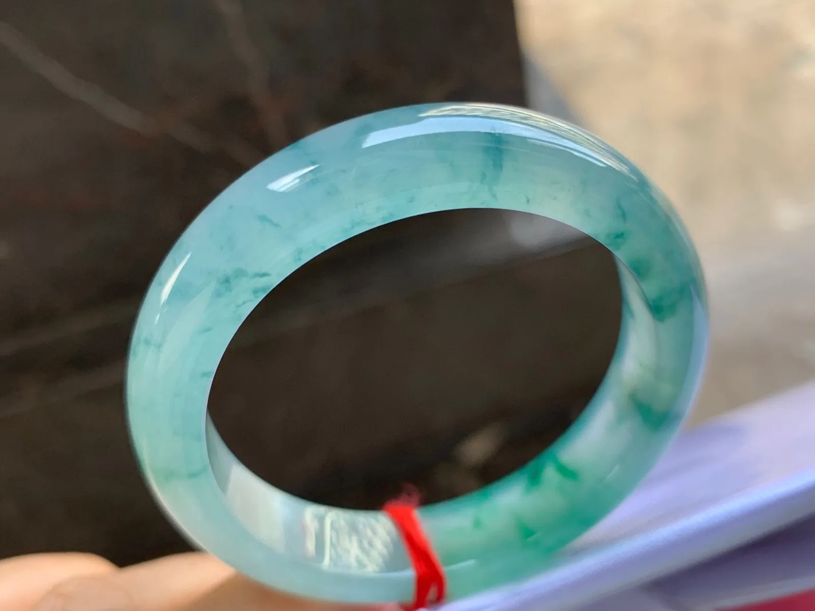 50-12-8mm
冰种色花手镯 水润冰透 花色特别 小圈口有预算的来
