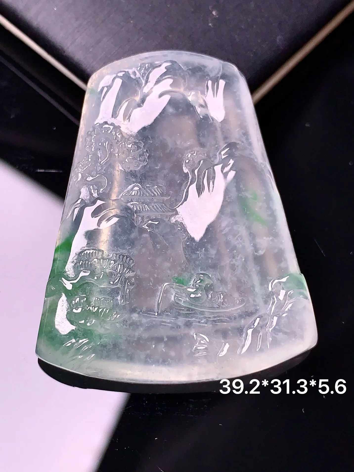 冰种山水牌吊坠 玉质细腻 色泽艳丽 整体尺寸39.2*31.3*5.6