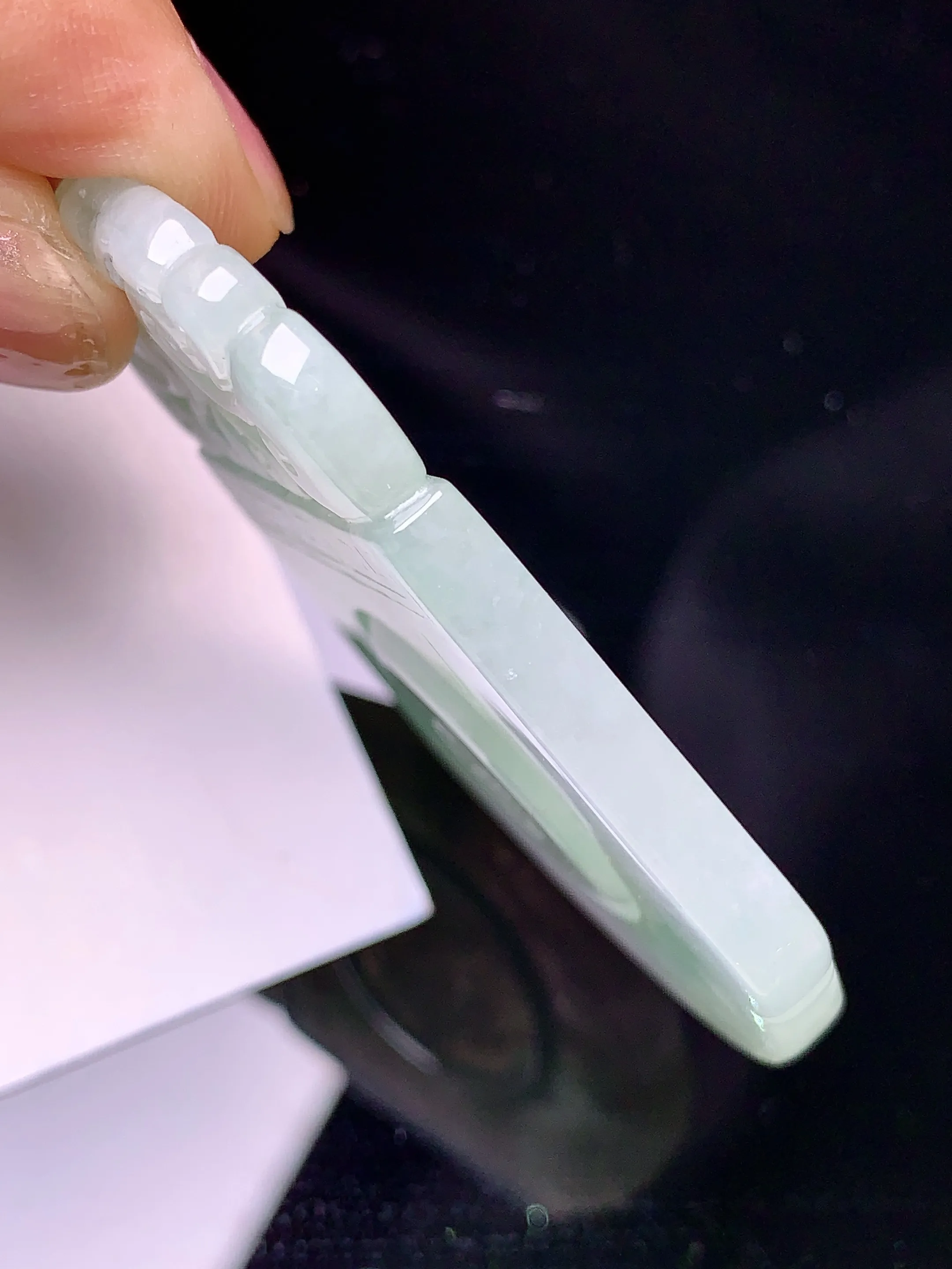 仿古福在眼前吊坠 玉质细腻 色泽艳丽 整体尺寸53.5*38.5*4.3