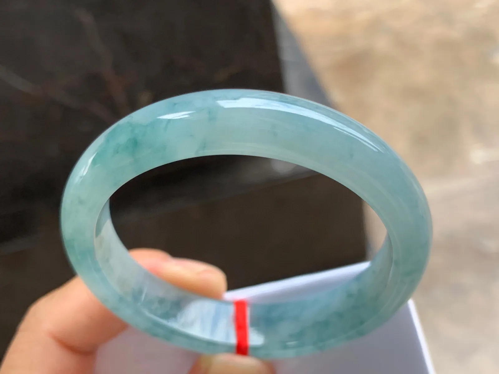 54-12.5-7.5mm
飘花贵妃手镯 种好细腻 水润