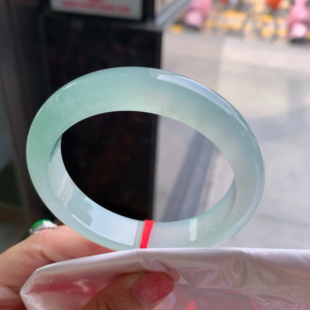正圈高冰晴绿 无瑕 尺寸:58.1/12.8/8.7 种水好️️