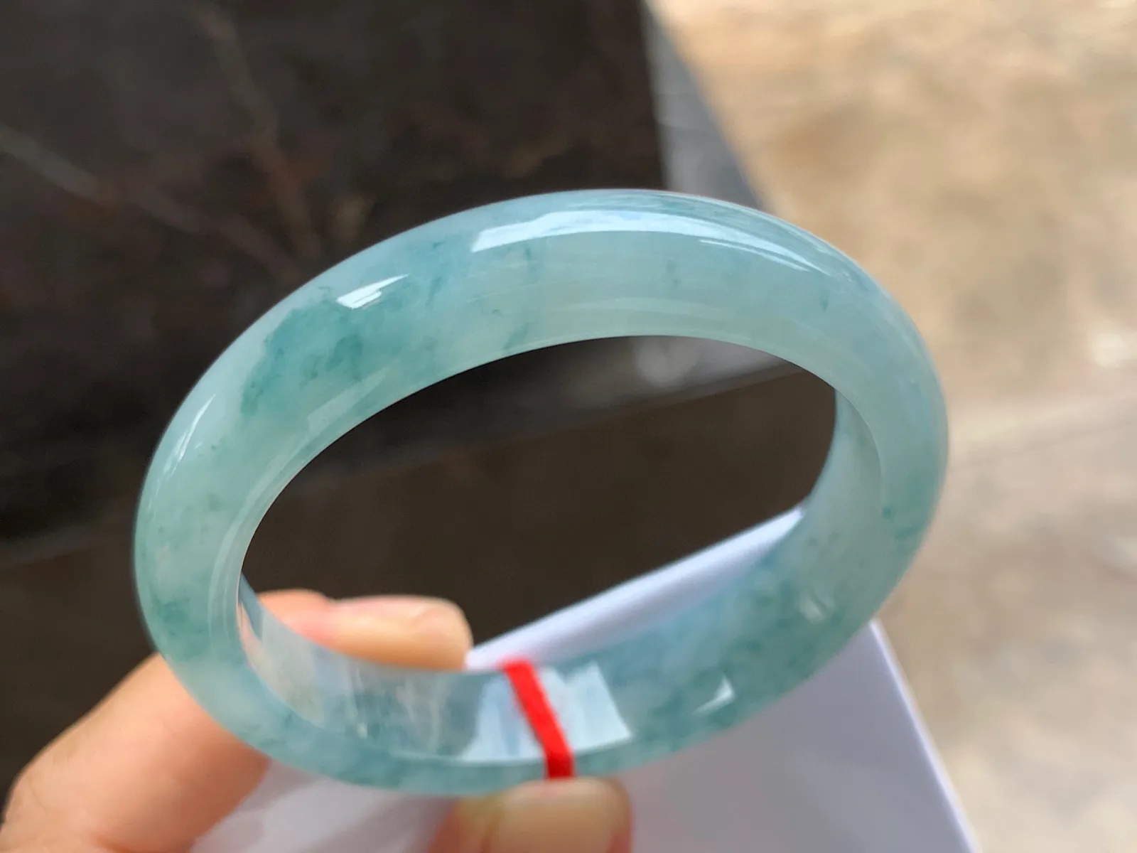 54-12.5-7.5mm
飘花贵妃手镯 种好细腻 水润