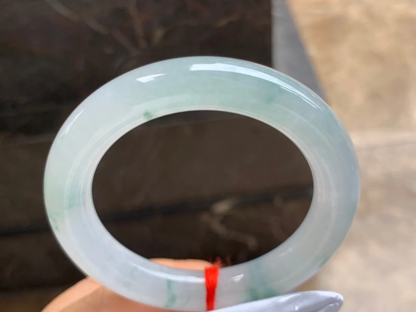 55-11mm
冰种飘花圆条手镯 水润冰透 清爽