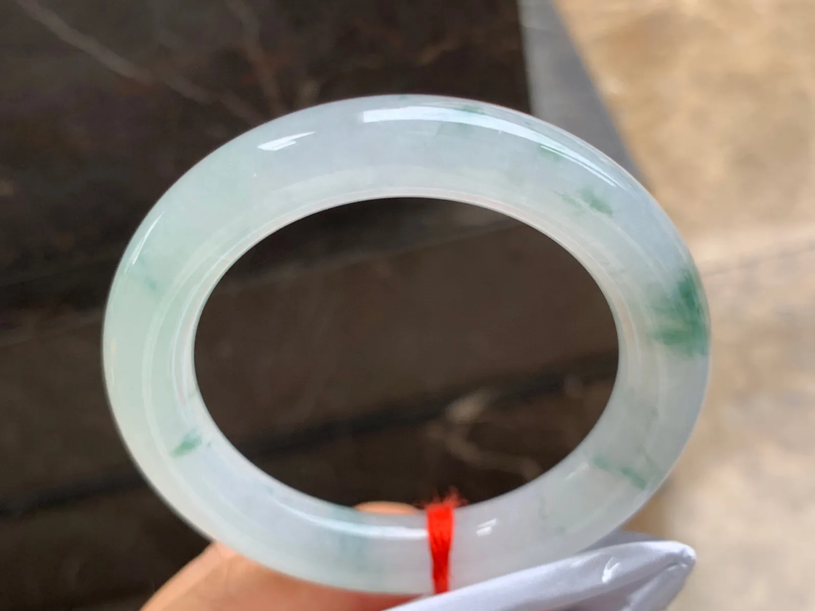 55-11mm
冰种飘花圆条手镯 水润冰透 清爽
