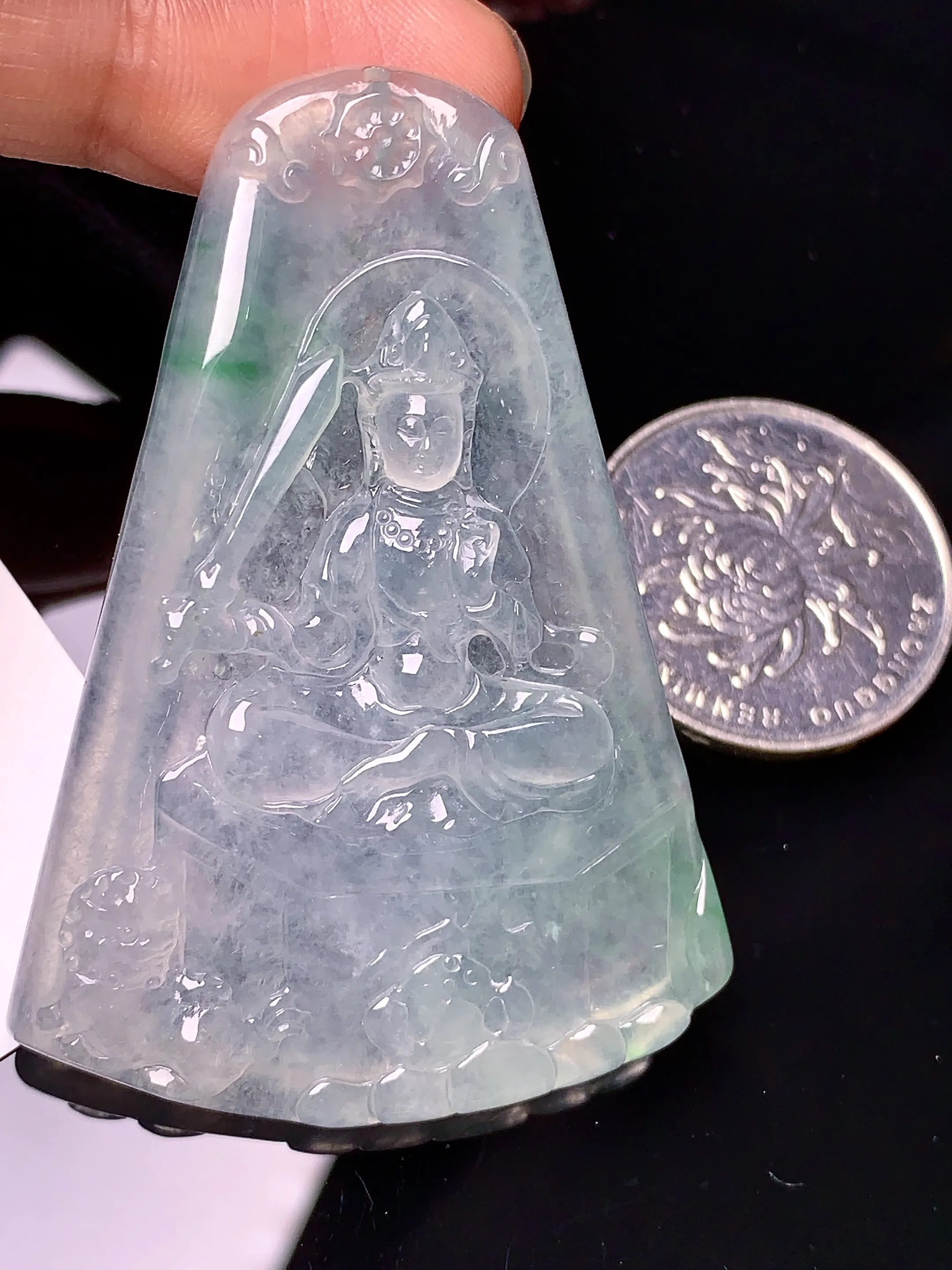 冰种大势至观音菩萨吊坠 玉质细腻 色泽艳丽 整体尺寸57.3*40.5*5.5
