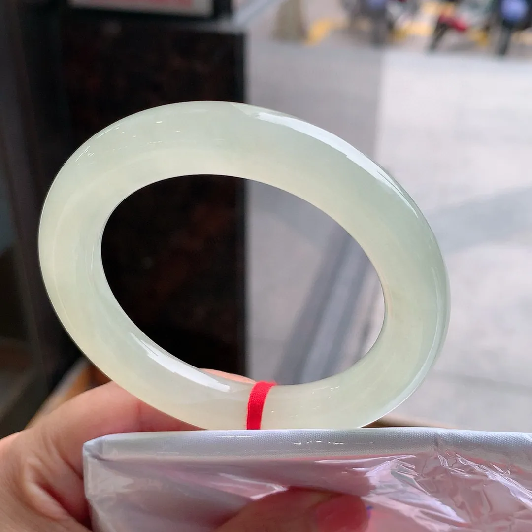 圆条高冰黄翡 一丝牛毛纹 尺寸:55.4/10.8/11.3 种水好️️