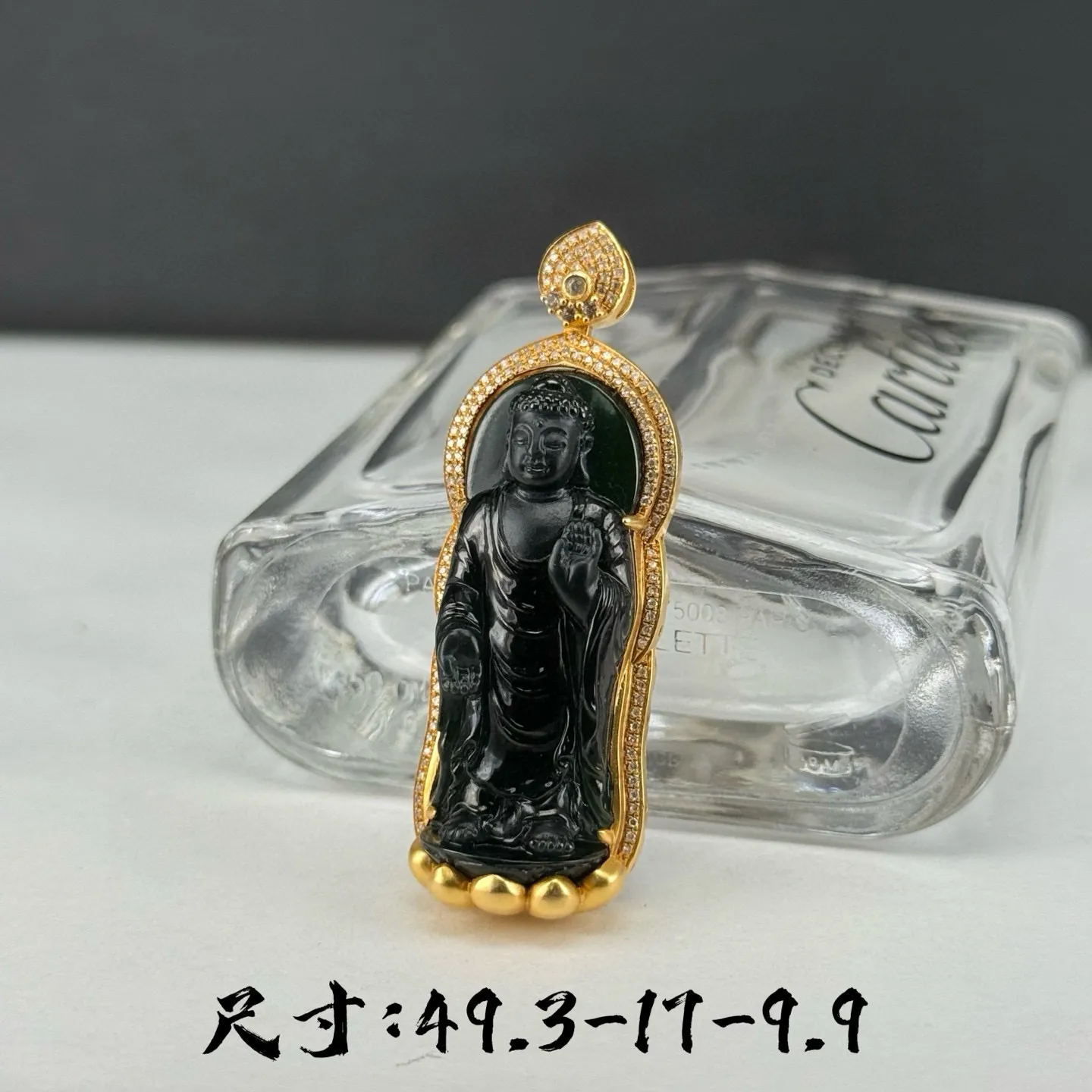精品18k墨翠大日如来 种好色正 黑度极好 打灯通透 油性十足 尺寸49.3