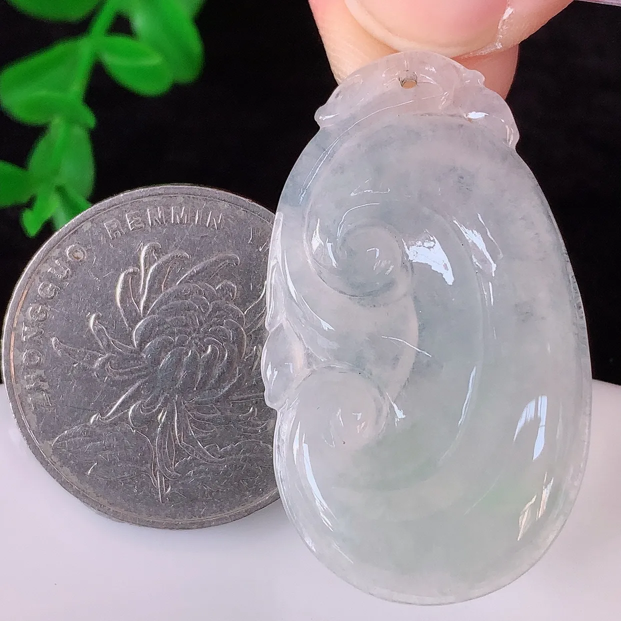 自然光实拍，冰种翡翠如意吊坠，翡翠如意，上身效果非常美，饱满大气，工艺美，万事如意，如意一生 #49.5