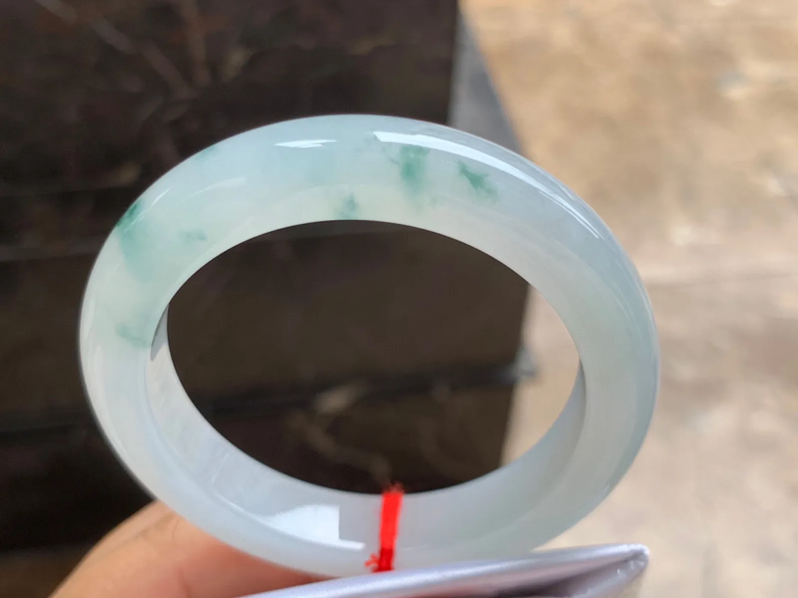 54-11-9.5mm
冰种飘花手镯 冰透 水润清爽