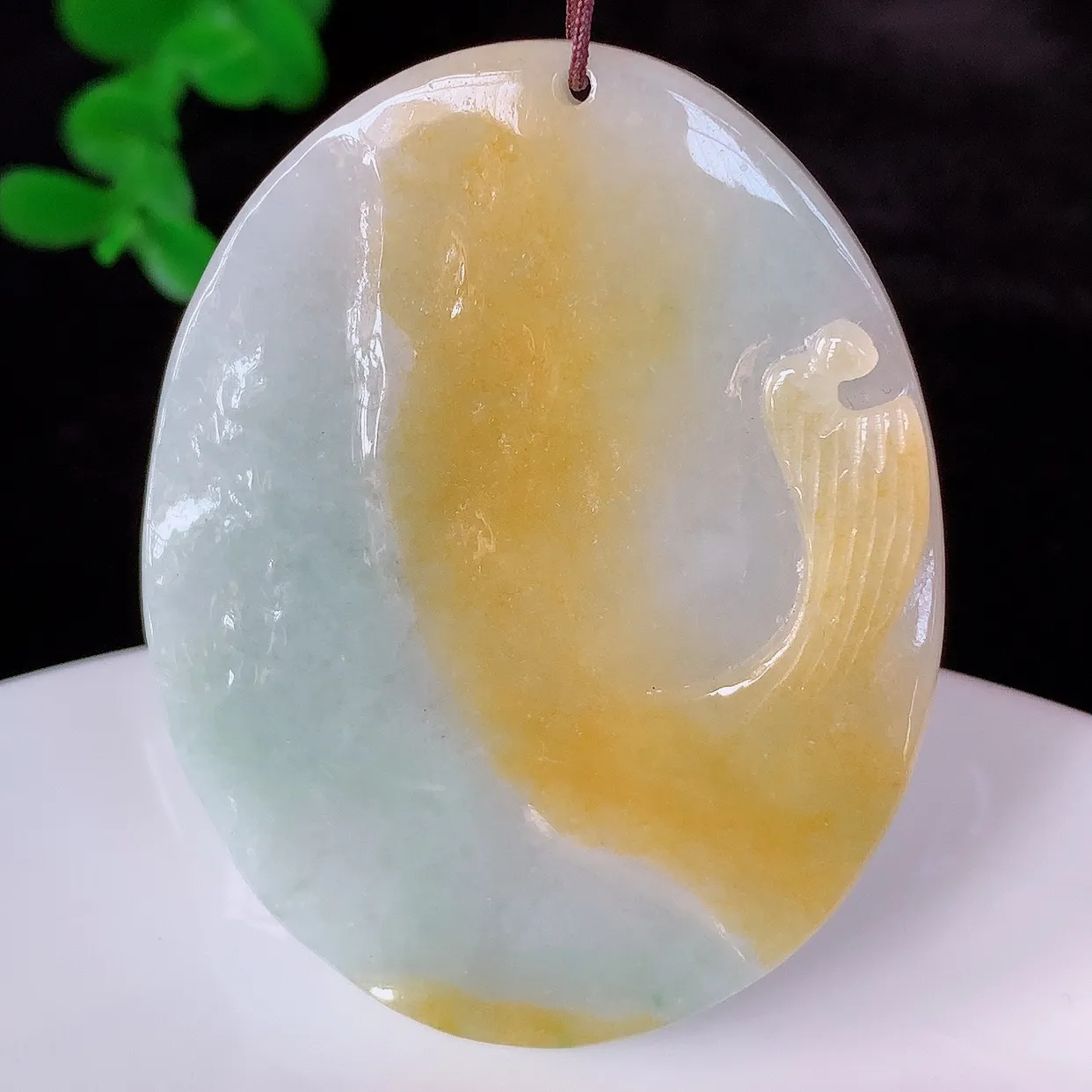 自然光实拍，冰润冰糯种黄翡翡翠悟道吊坠，翡翠悟道寓意“祥和，安宁，吉祥，幸福”，佩戴效果优雅迷人，性价比超高！#60.5