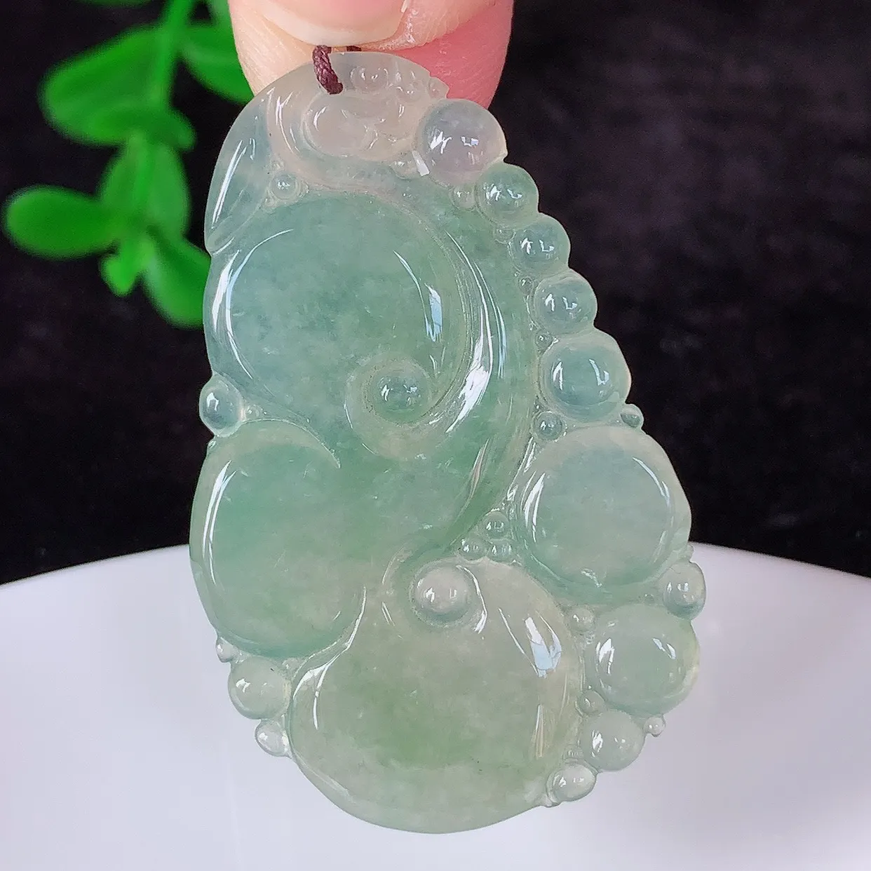 自然光实拍，冰种湖水绿翡翠如意吊坠，翡翠如意，上身效果非常美，饱满大气，工艺美，万事如意，如意一生 #41.5