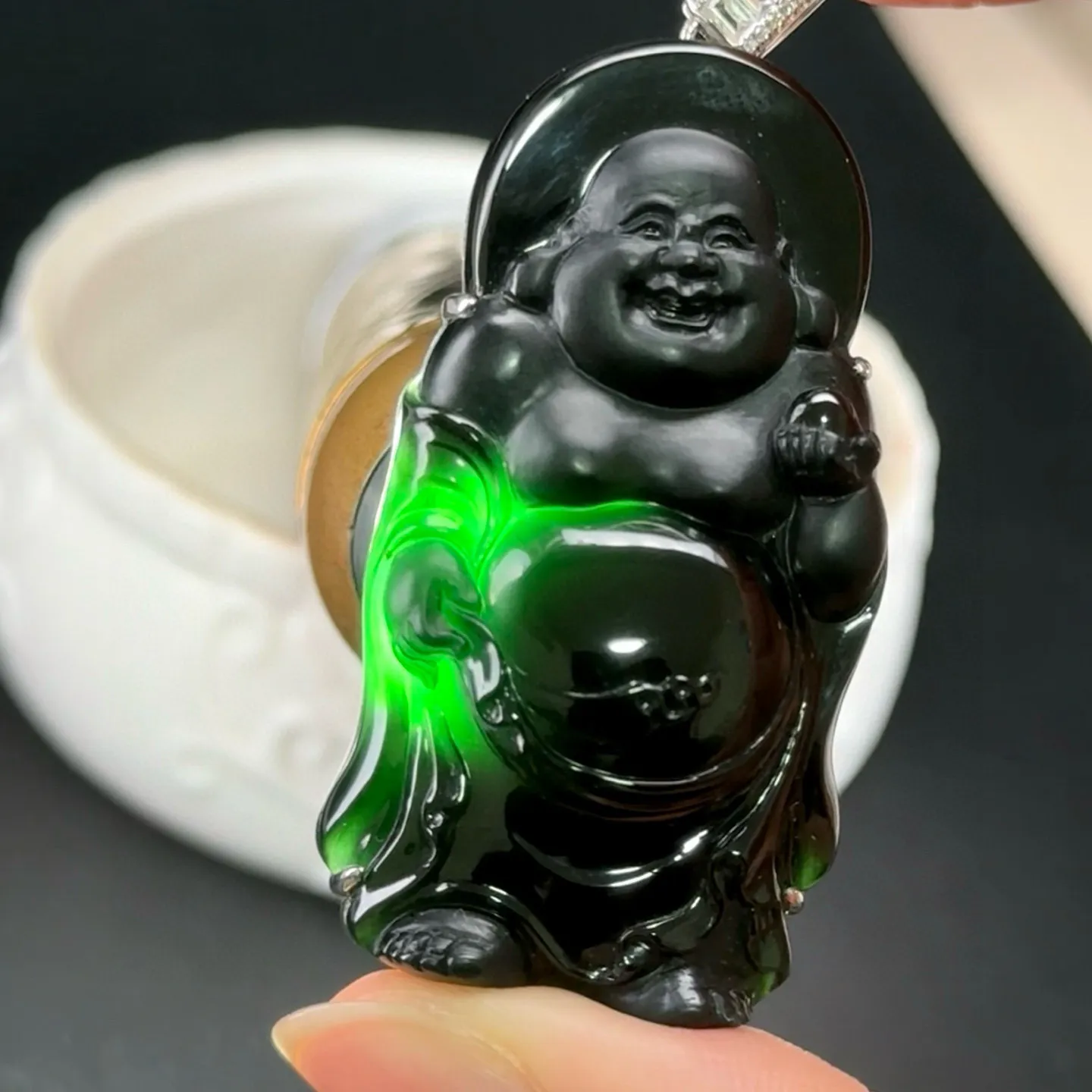 精品18k墨翠站佛弥勒 种好色正 黑度极好 打灯通透 油性十足 尺寸53.5