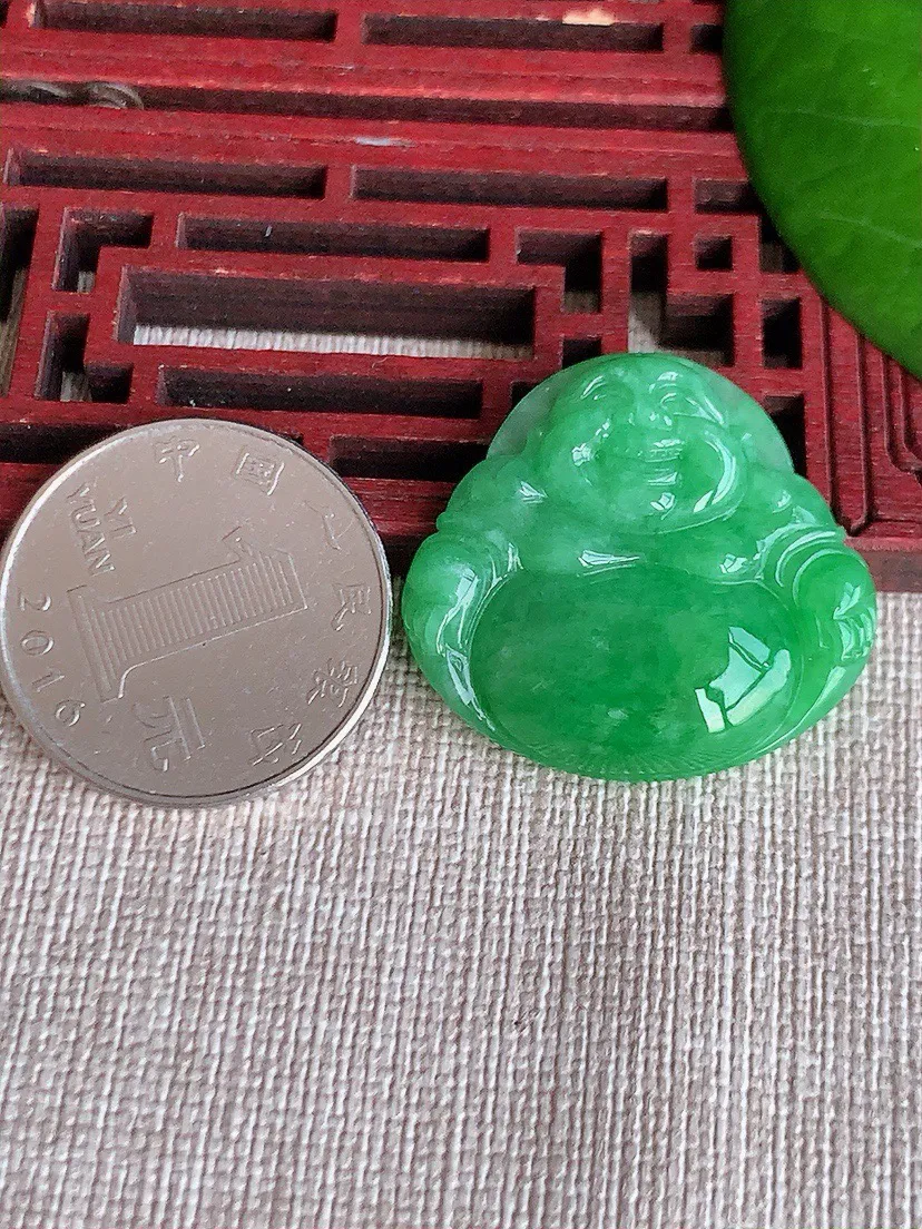 a货翡翠老坑冰种满绿佛公吊坠 尺寸26.8×29.2×5.7mm 重量7.60g 0606