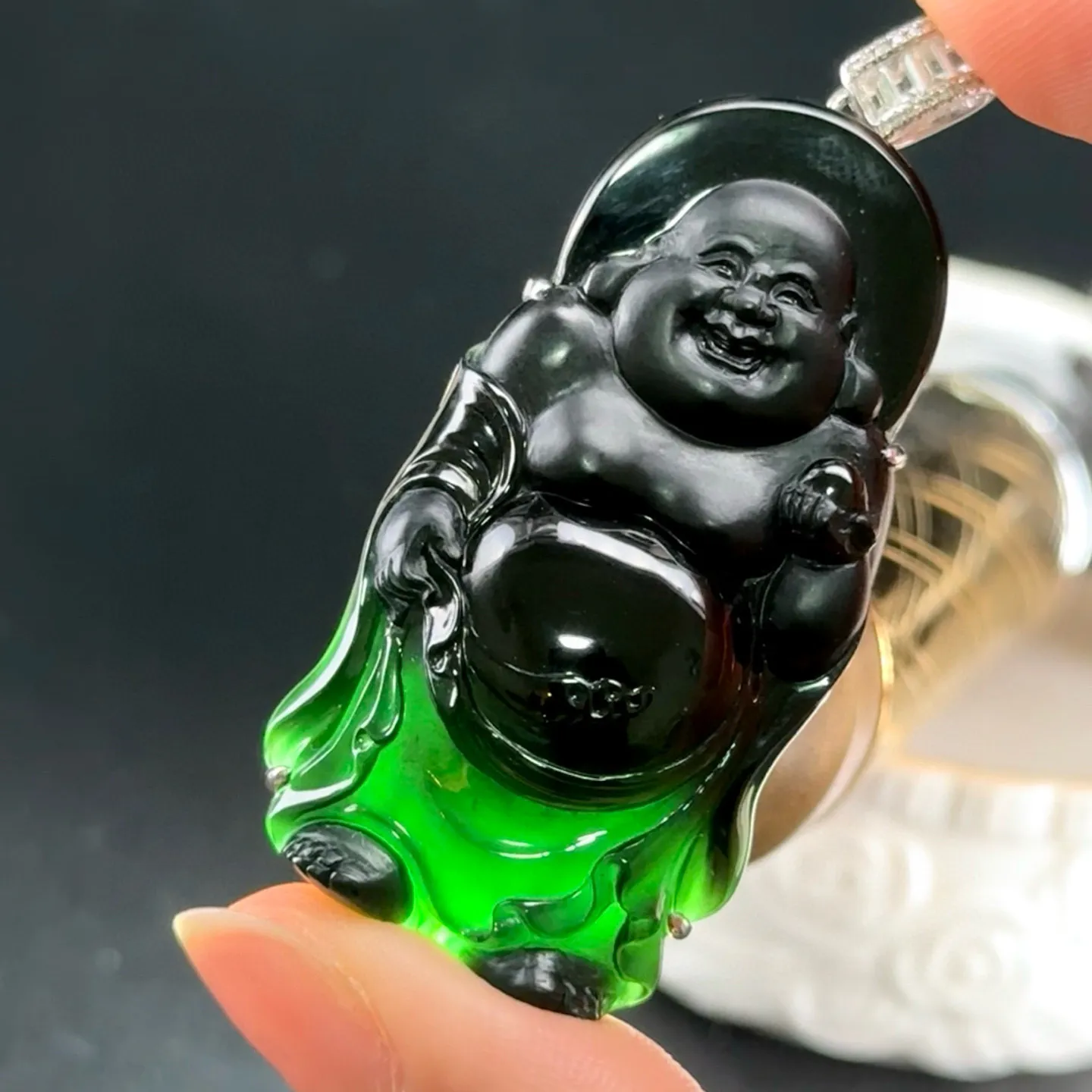 精品18k墨翠站佛弥勒 种好色正 黑度极好 打灯通透 油性十足 尺寸53.5