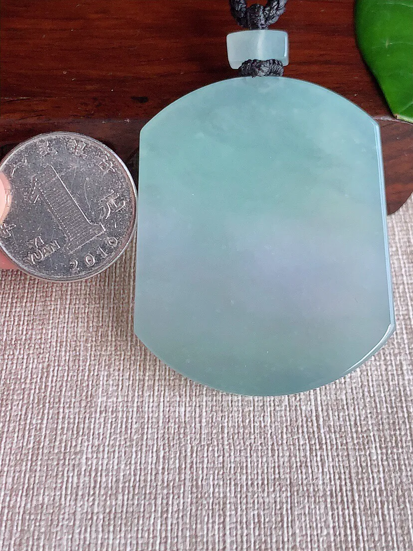 a货翡翠老坑冰种晴水无事牌吊坠 尺寸52.4×42×5mm 重量37.78g 0606