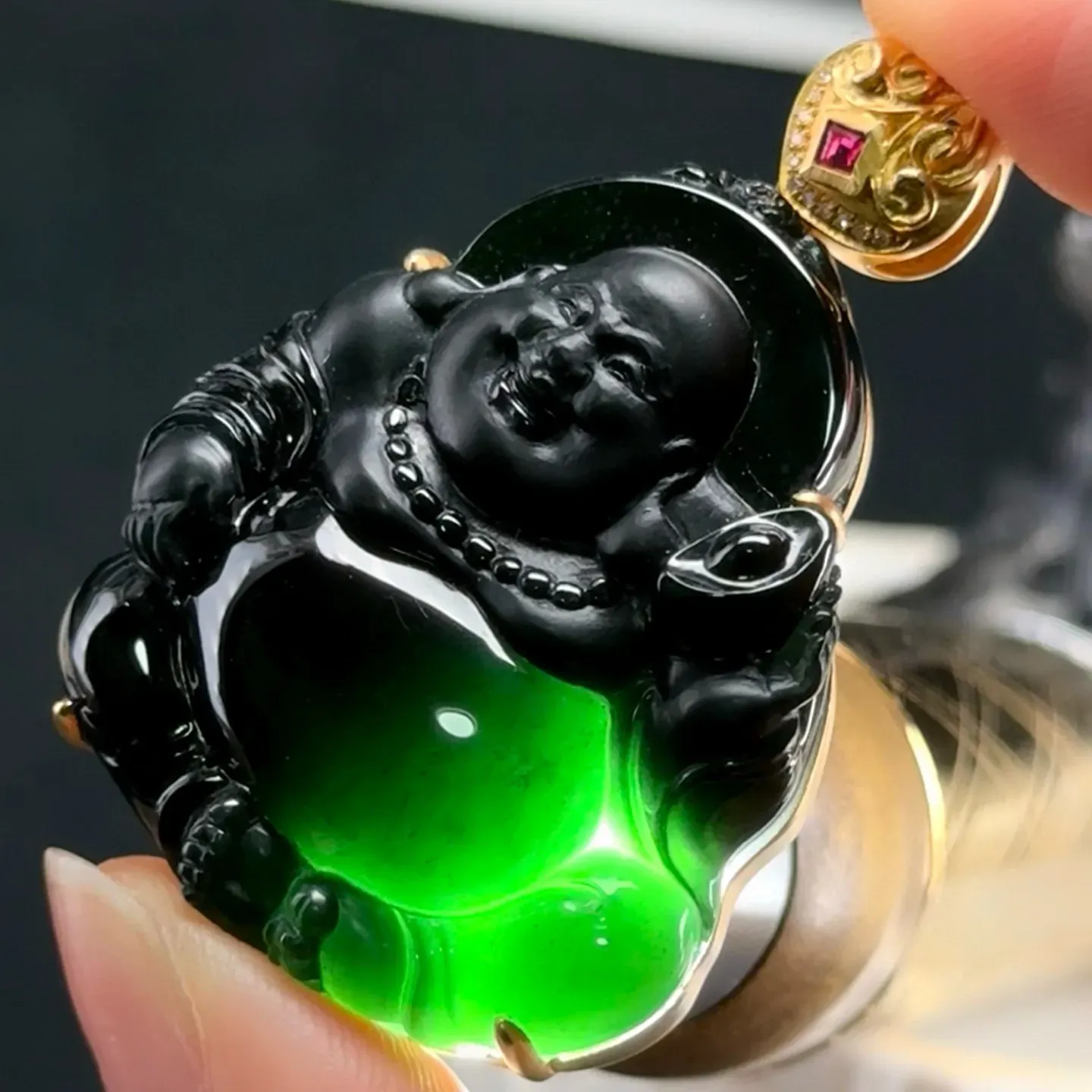 精品18k墨翠送财弥勒 种好色正 黑度极好 打灯通透 油性十足 尺寸47.2