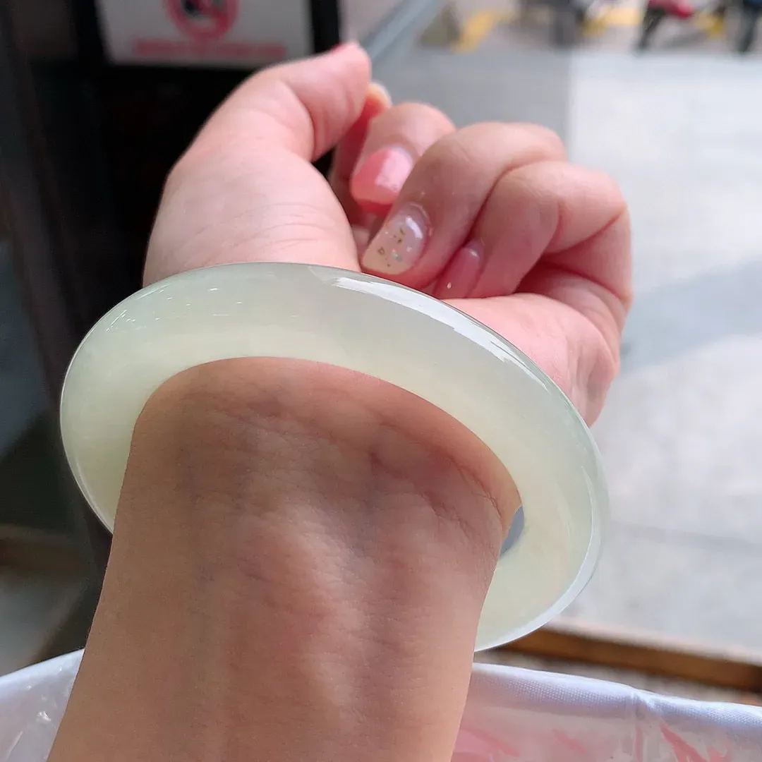 圆条高冰黄翡 一丝牛毛纹 尺寸:55.4/10.8/11.3 种水好️️