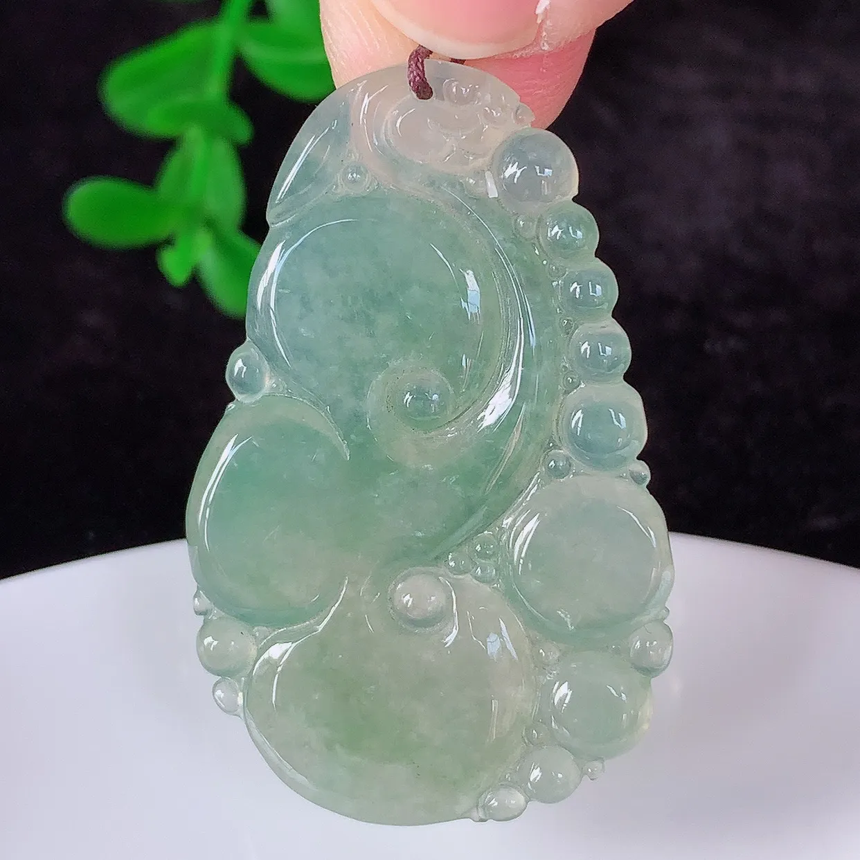 自然光实拍，冰种湖水绿翡翠如意吊坠，翡翠如意，上身效果非常美，饱满大气，工艺美，万事如意，如意一生 #41.5