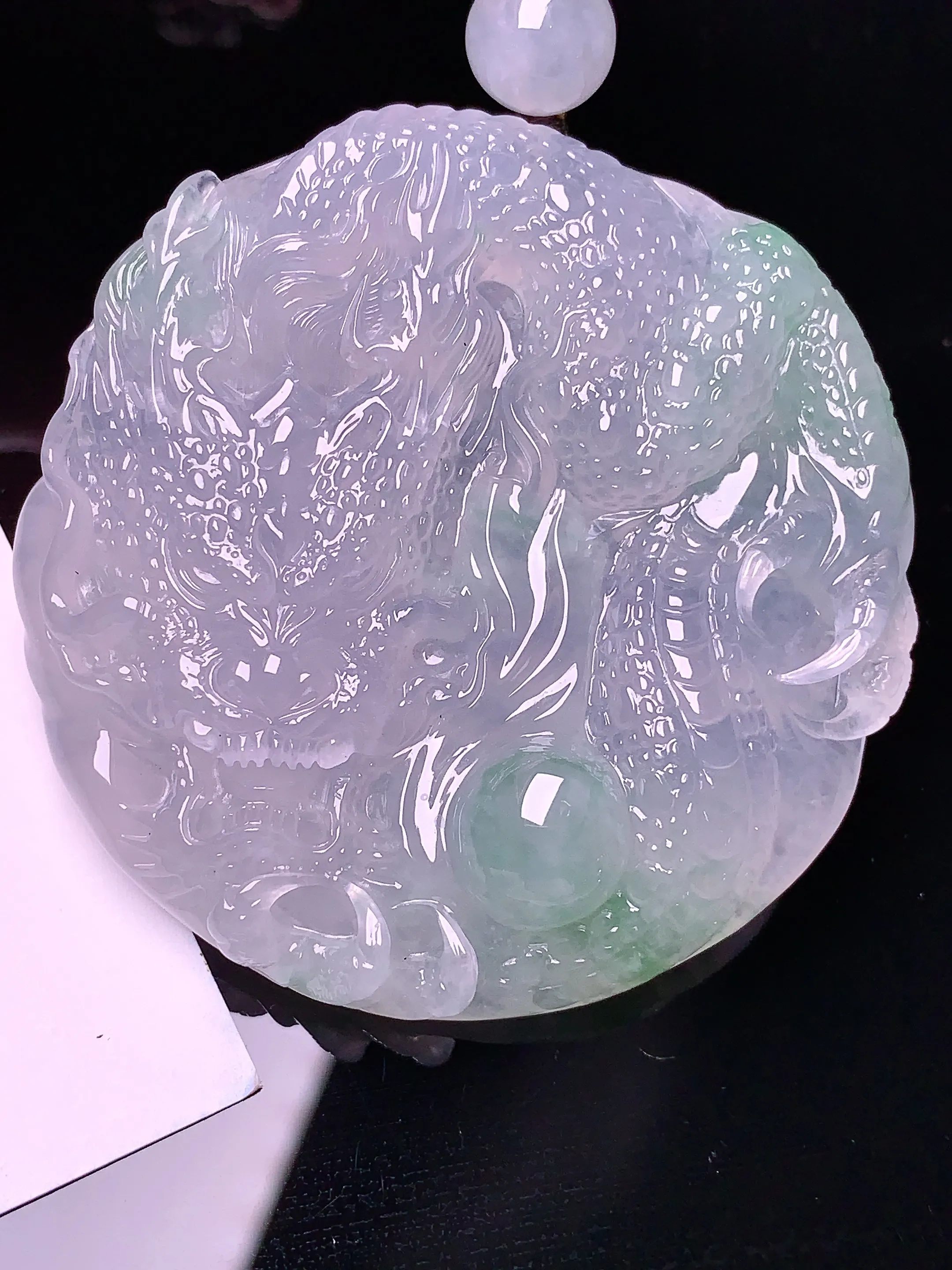 飘绿龙牌吊坠 玉质细腻 色泽艳丽 整体尺寸48.5*9.5