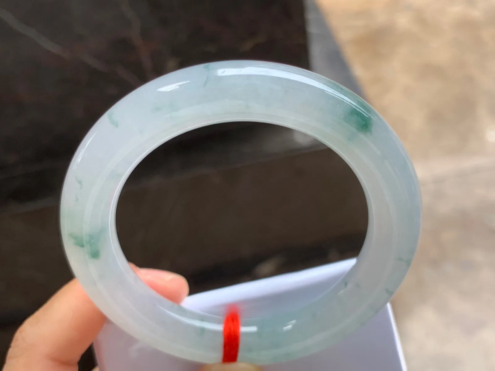55-11mm
冰种飘花圆条手镯 水润冰透 清爽
