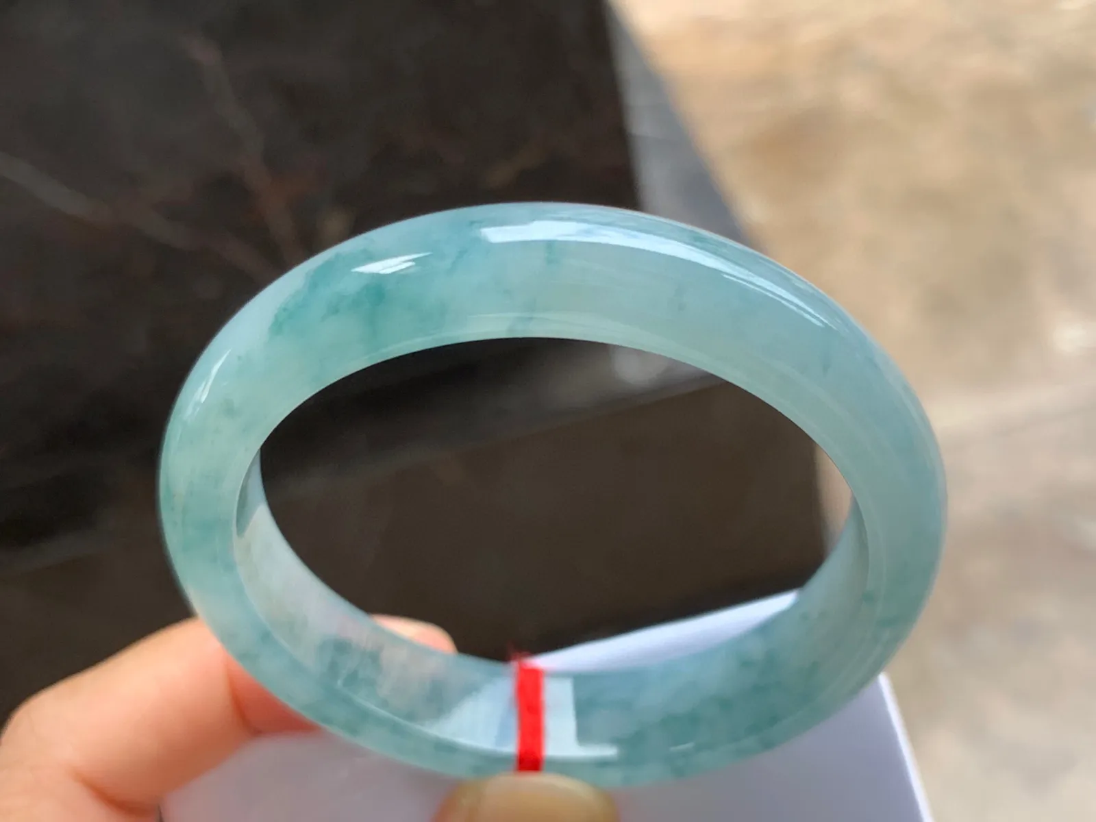 54-12.5-7.5mm
飘花贵妃手镯 种好细腻 水润