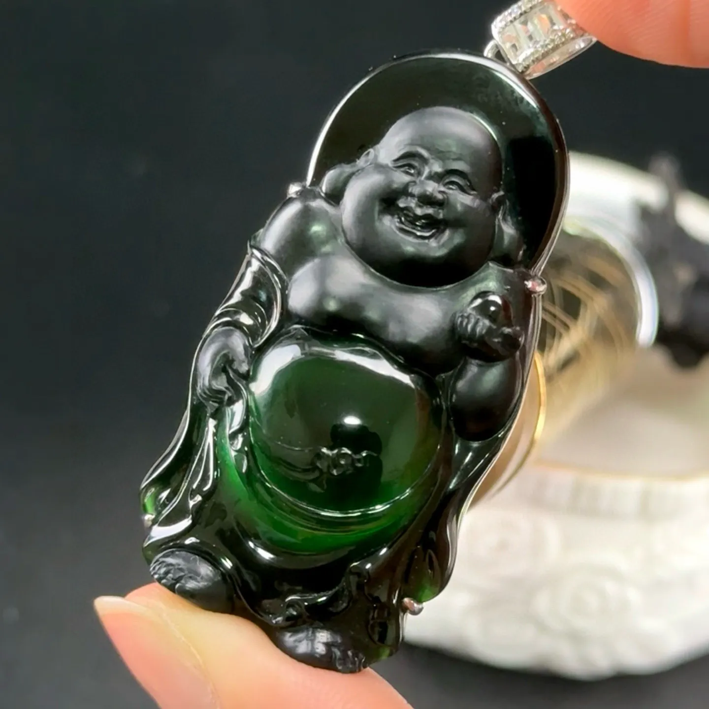 精品18k墨翠站佛弥勒 种好色正 黑度极好 打灯通透 油性十足 尺寸53.5