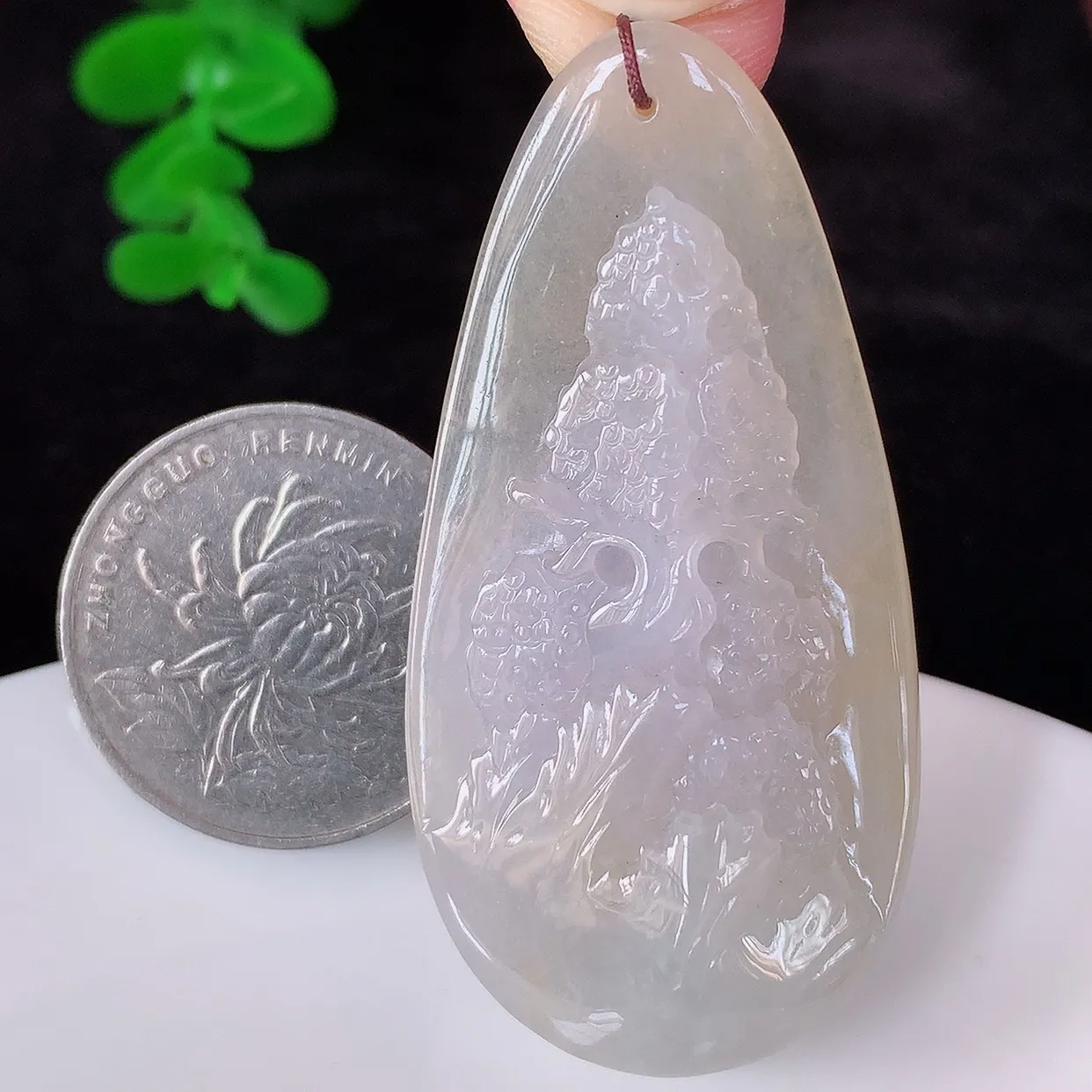 自然光实拍，冰润冰黄翡翡翠山水牌吊坠，翡翠山水，立体生动形象，山水素材布局合理，意境感佳，佩戴上身效果更高贵 #60.5