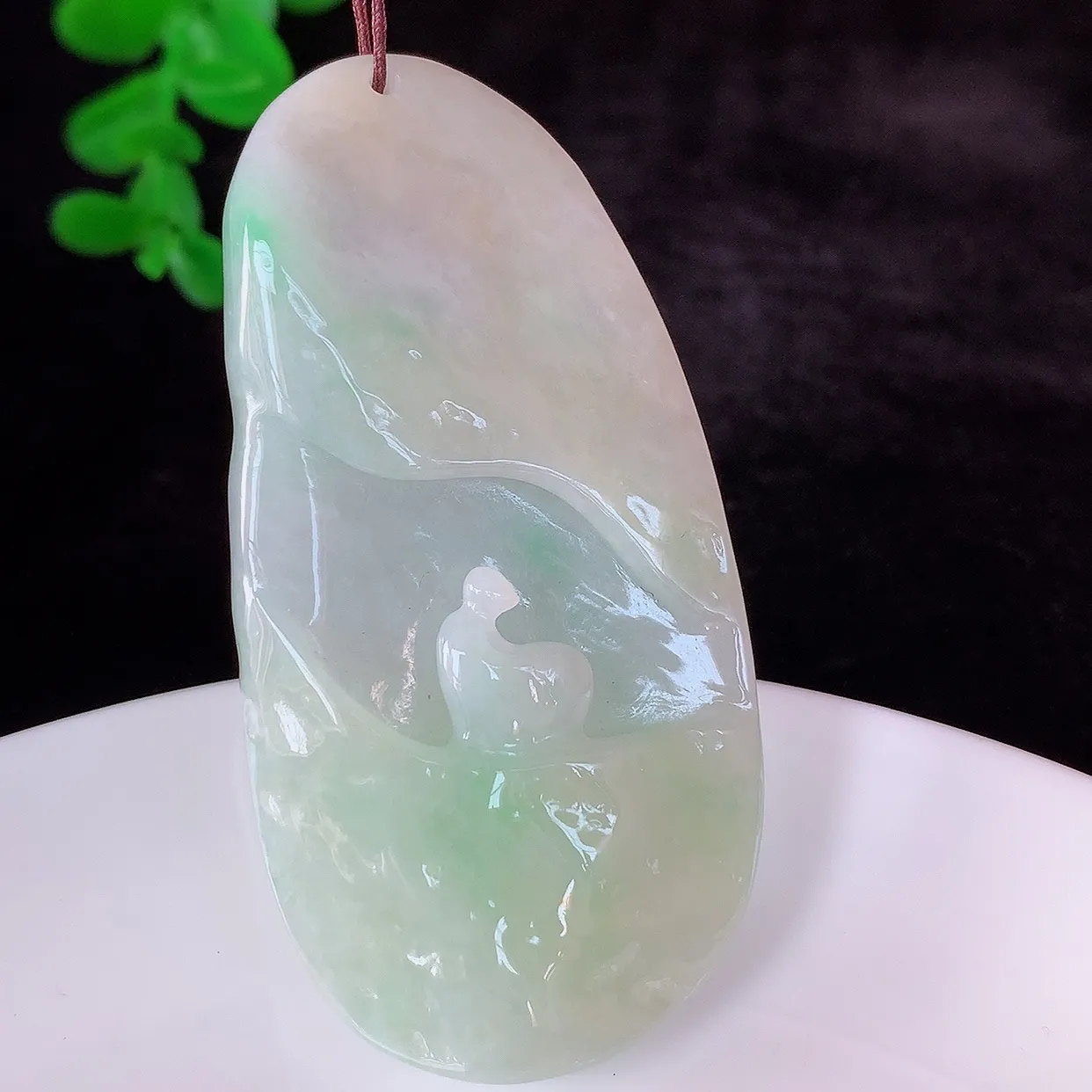 自然光实拍，冰润冰糯种双彩黄加绿翡翠悟道吊坠，翡翠悟道寓意“祥和，安宁，吉祥，幸福”，佩戴效果优雅迷人，性价比超高！#60.5