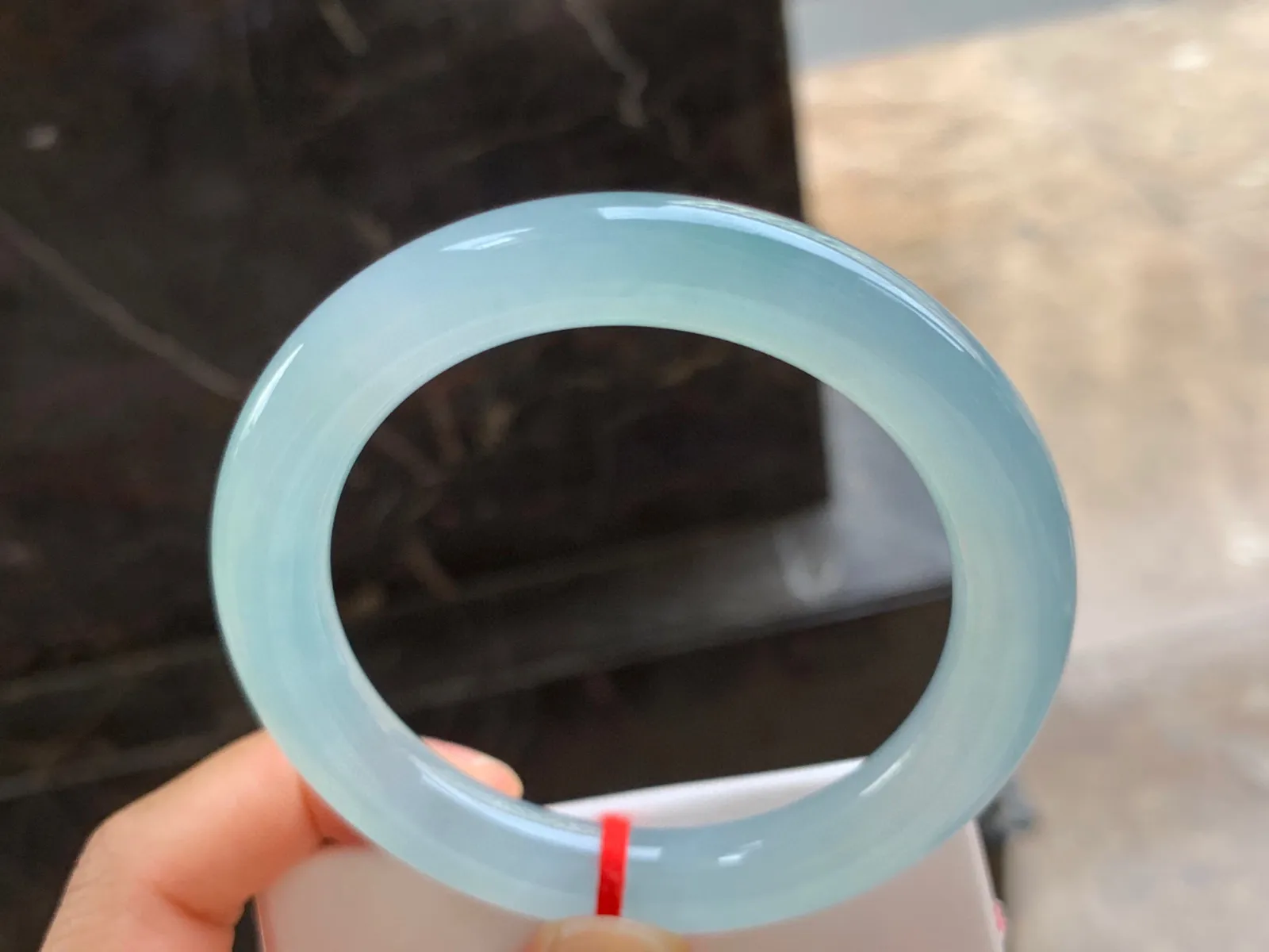 55-10mm
冰种晴水圆条手镯 冰透清新