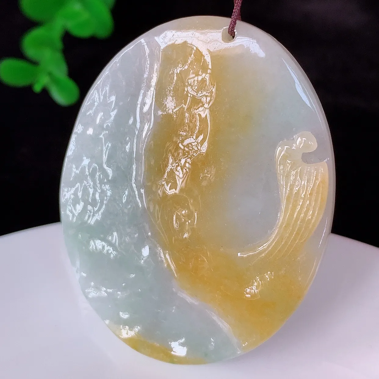 自然光实拍，冰润冰糯种黄翡翡翠悟道吊坠，翡翠悟道寓意“祥和，安宁，吉祥，幸福”，佩戴效果优雅迷人，性价比超高！#60.5