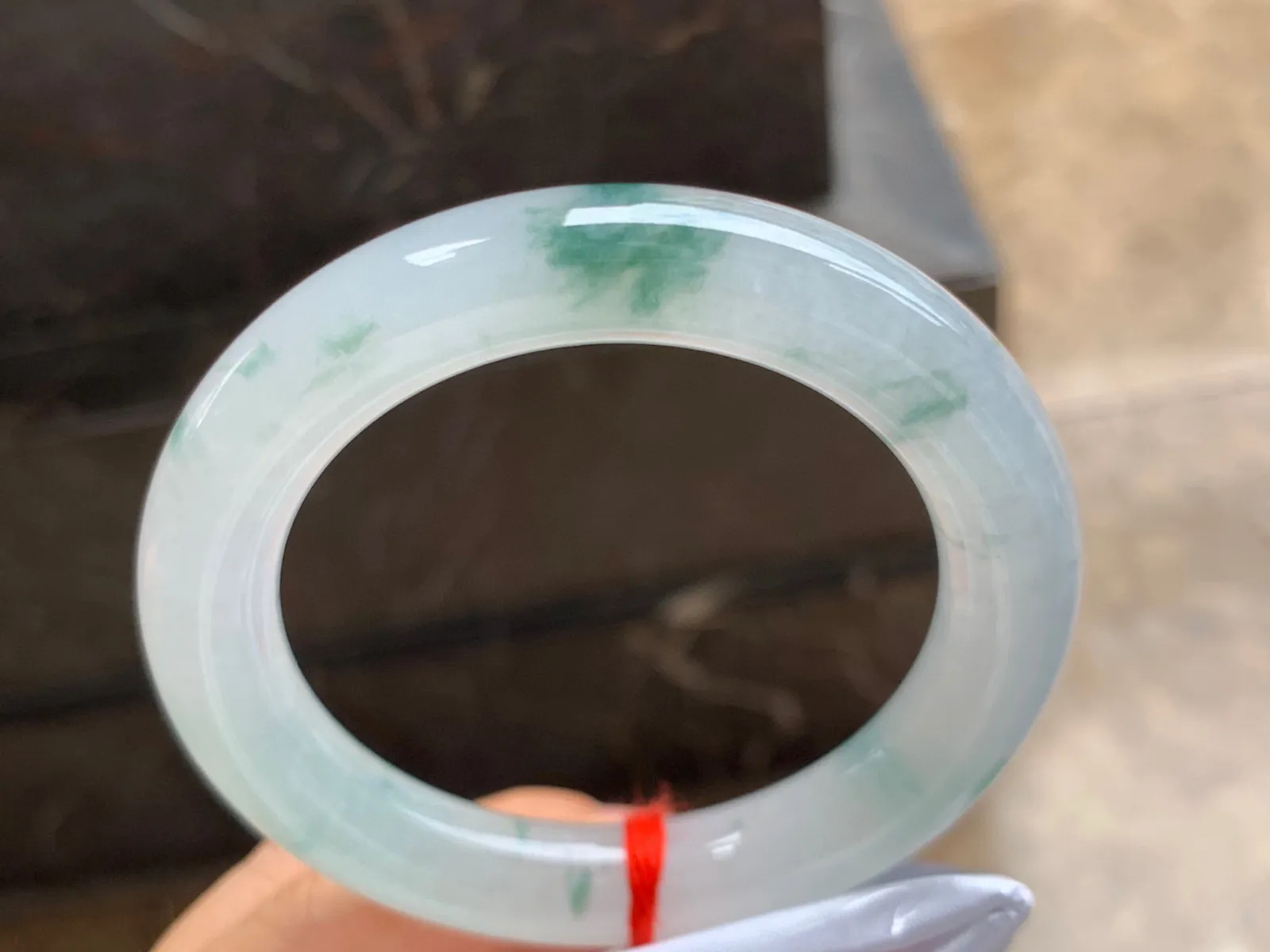 55-11mm
冰种飘花圆条手镯 水润冰透 清爽