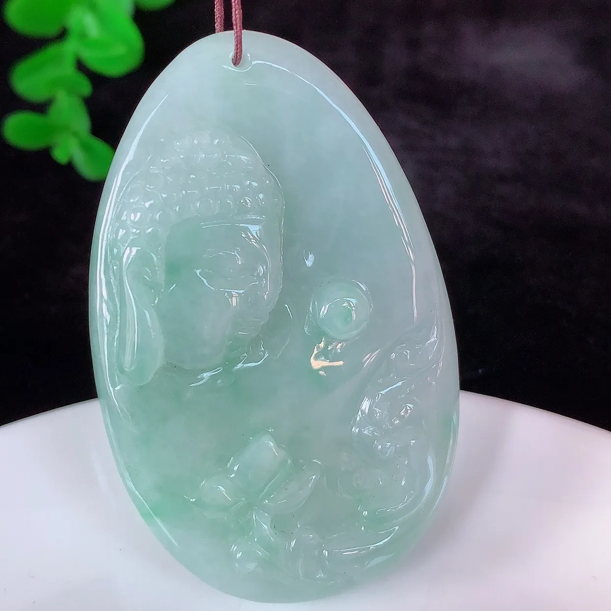 自然光实拍，精品大日如来，冰糯种飘绿翡翠大日如来、佛祖，法相端庄静美，普度众生 #60.5