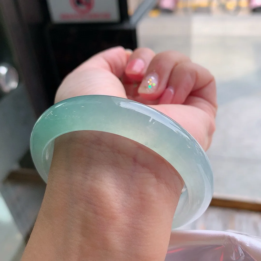 正圈高冰晴绿 无瑕 尺寸:58.1/12.8/8.7 种水好️️