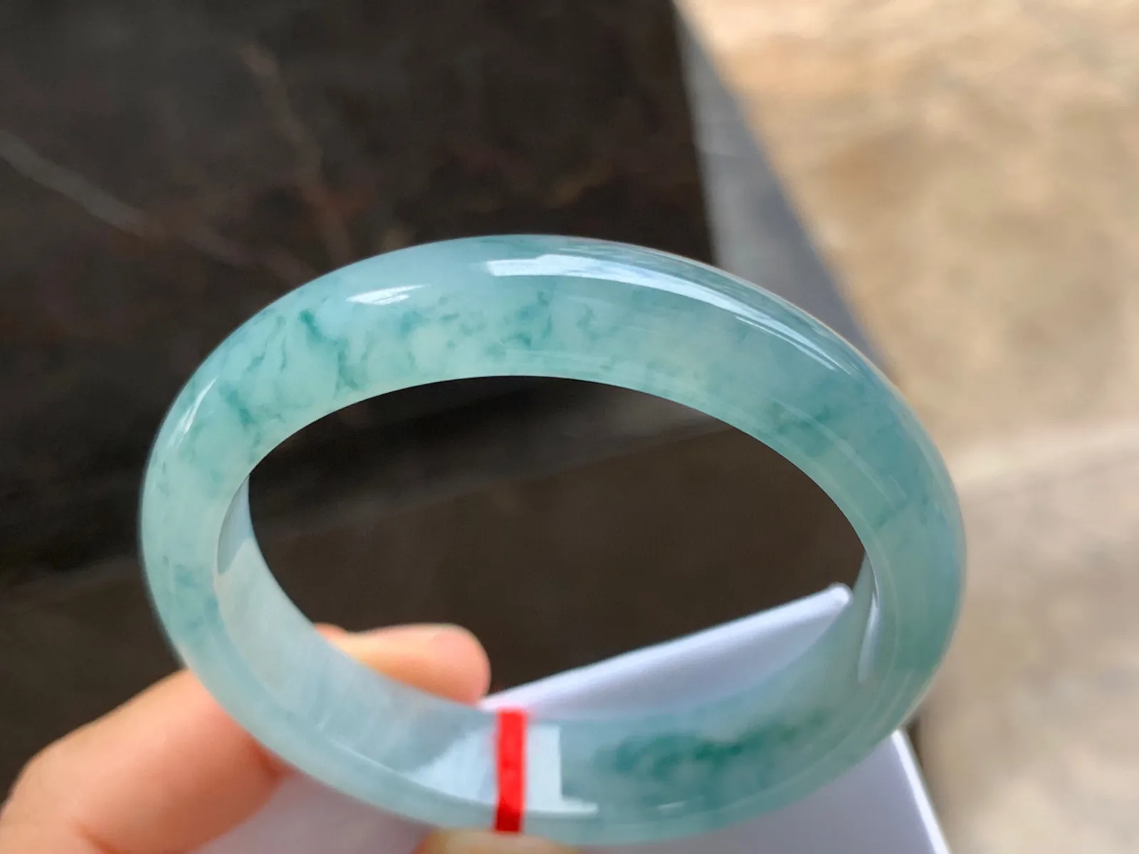 54-12.5-7.5mm
飘花贵妃手镯 种好细腻 水润