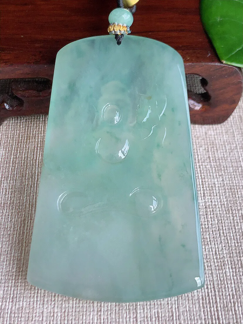 a货翡翠老坑冰种晴水虚空藏菩萨吊坠 尺寸70×42.2×5.6mm 重量44.32g 0607