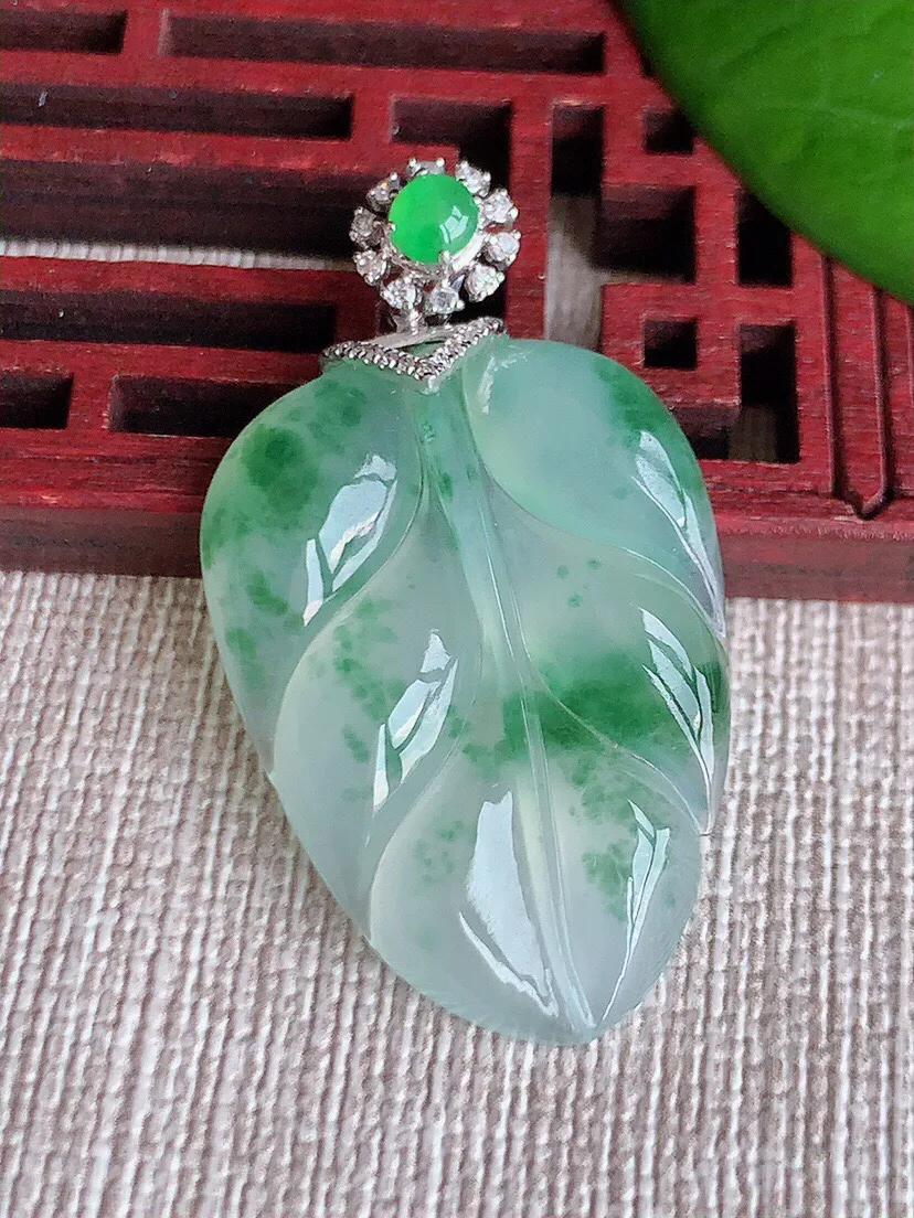 a货翡翠老坑冰种18K金伴钻镶嵌飘花叶子金枝玉叶吊坠 尺寸39.3×30.2×21.7×4.6mm 