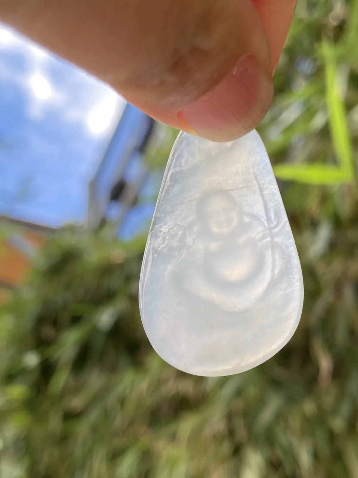 推荐【冰🧊佛公珠链款】带一条珠链和浓紫色福贝，水润冰透，超细腻，起光，老坑种，超柔滑，背面一条小纹，佩戴看不到，超值～～
