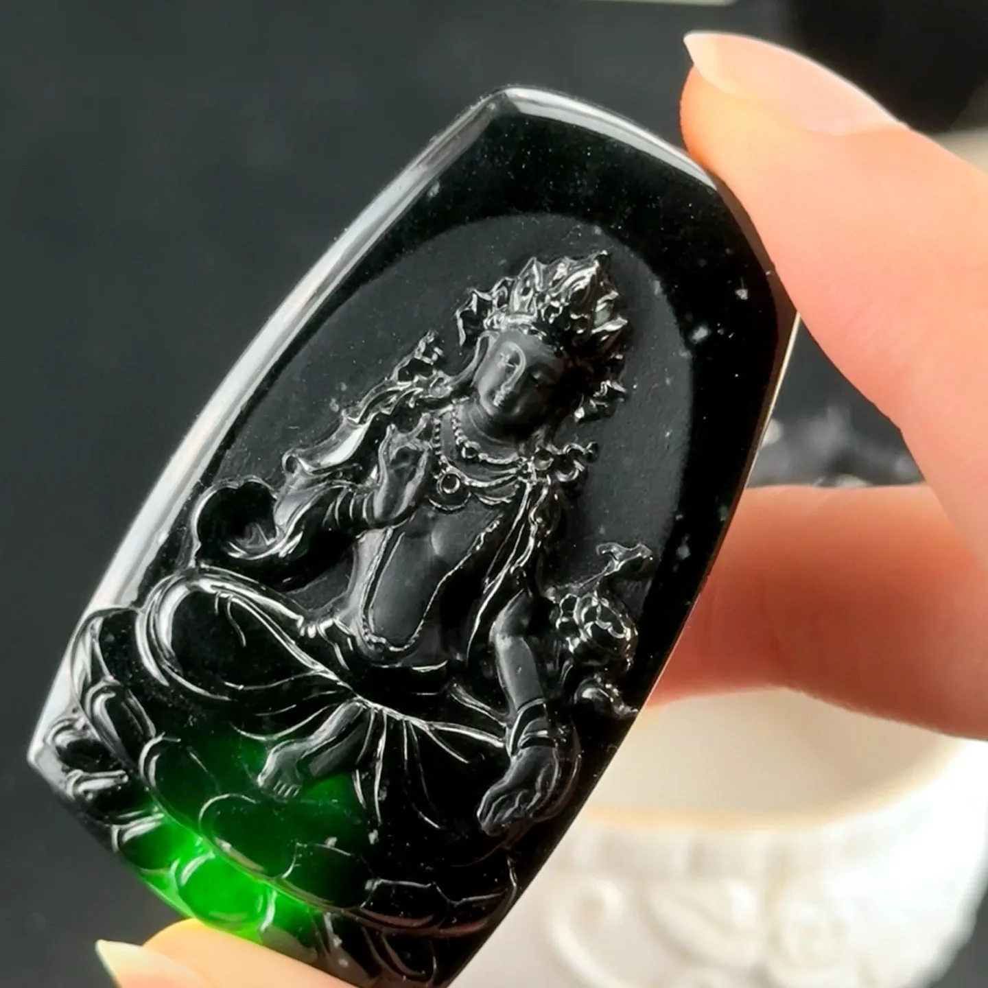 精品墨翠雪花棉度母观音 种好色正 黑度极好 打灯通透 油性十足 尺寸53.3