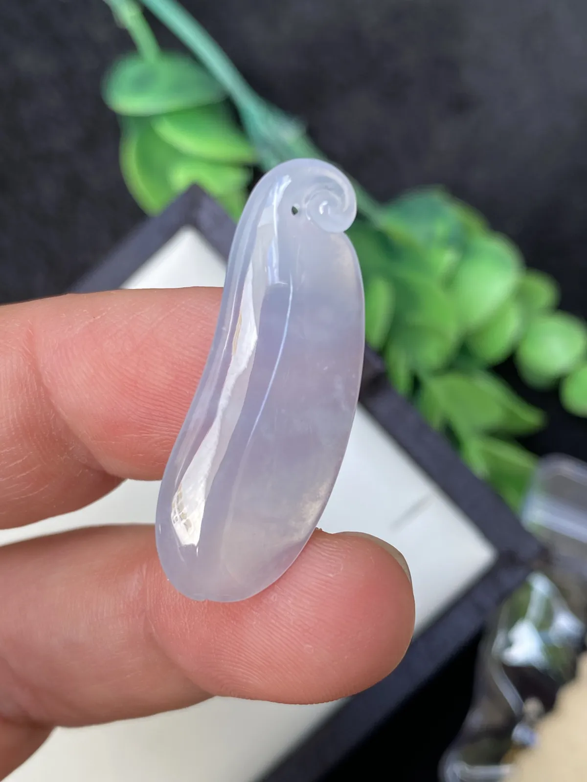 推荐【冰紫福瓜】水润冰透，种老细腻，种水超好，见光不S，超值～～