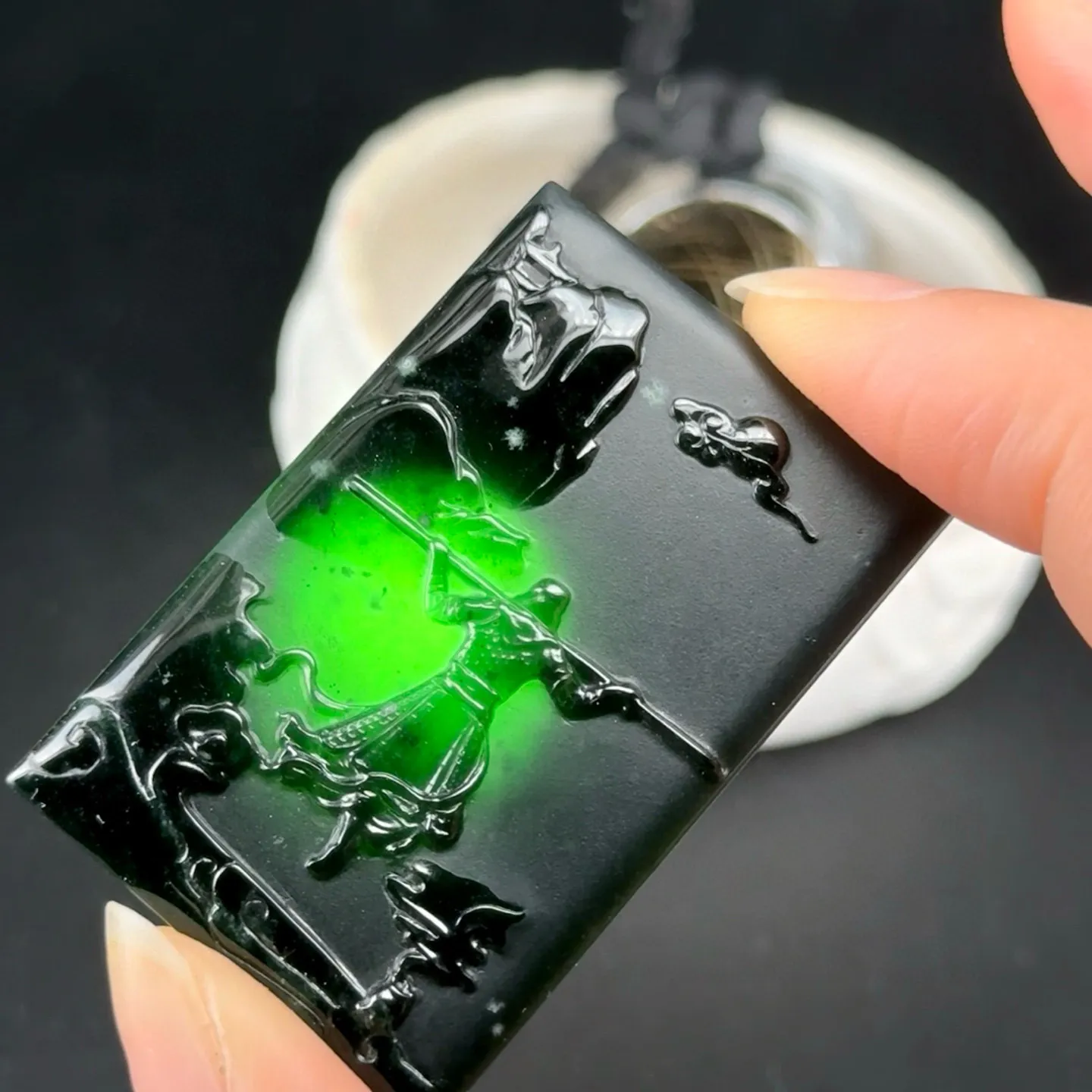 精品墨翠雪花棉挂件 大圣归来 种好色正 打灯通透 油性十足 尺寸48