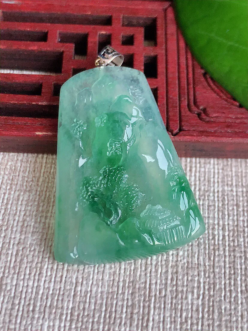 a货翡翠老坑冰种18K金扣头飘绿意境山水牌吊坠 尺寸33.8×24.7×5mm 重量8.13g 06
