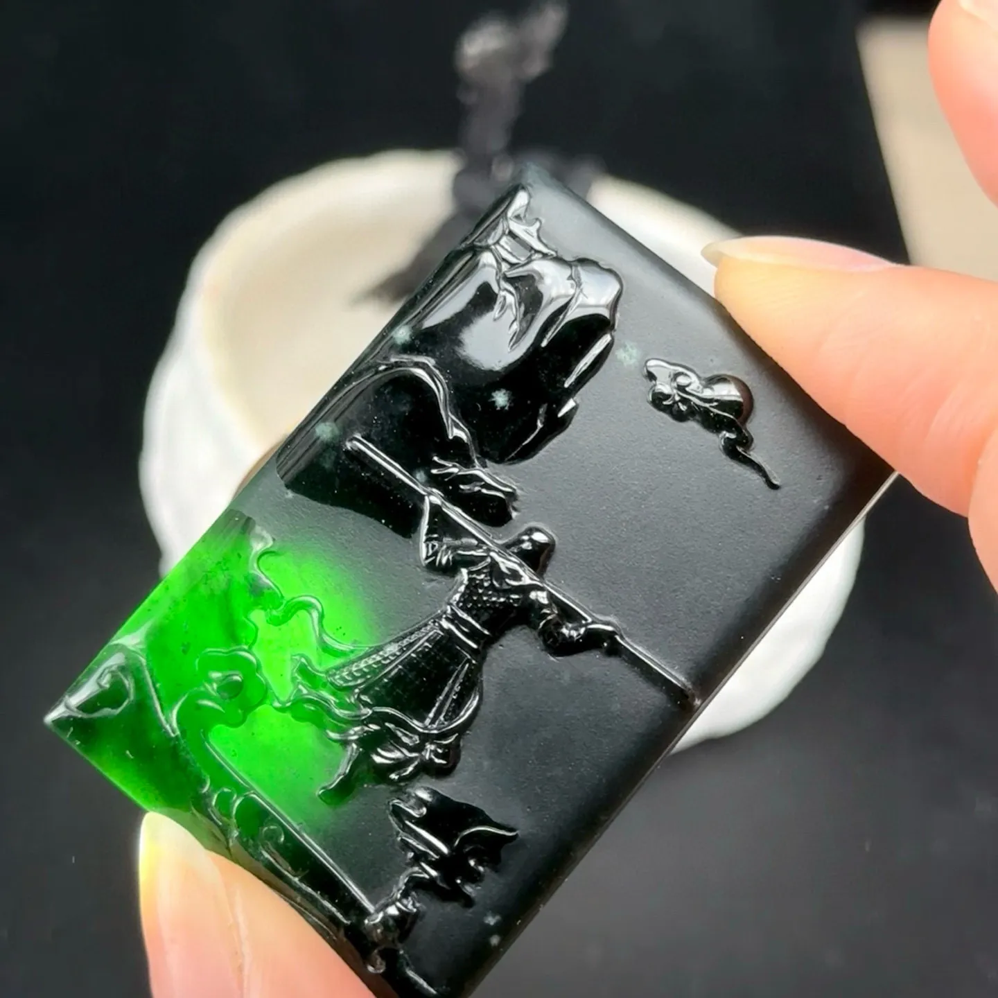 精品墨翠雪花棉挂件 大圣归来 种好色正 打灯通透 油性十足 尺寸48
