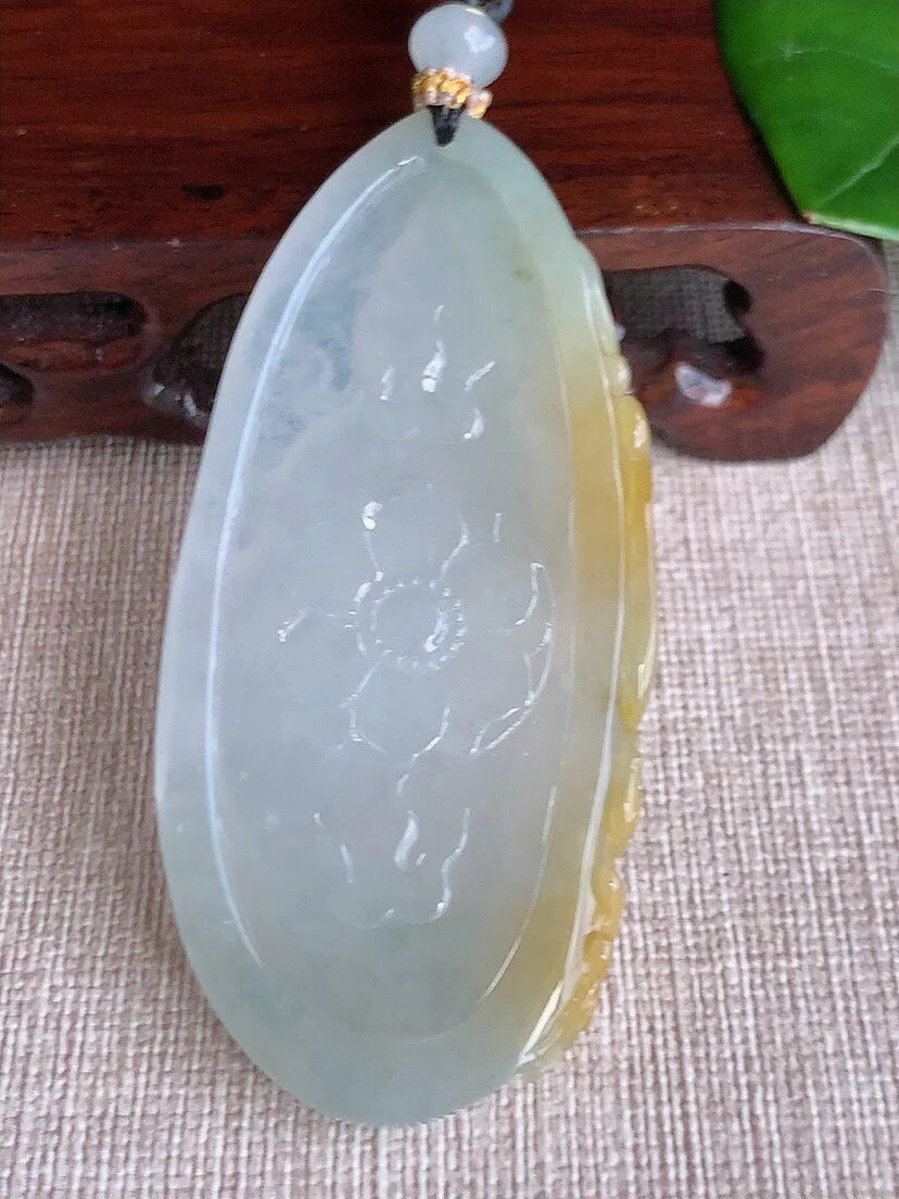 a货翡翠老坑冰种飘黄翡普贤菩萨吊坠 尺寸67.5×31.4×6.6mm 重量32.30g 0607