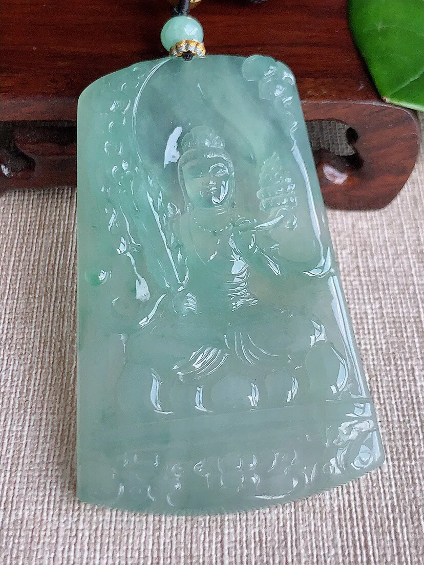 a货翡翠老坑冰种晴水虚空藏菩萨吊坠 尺寸70×42.2×5.6mm 重量44.32g 0607