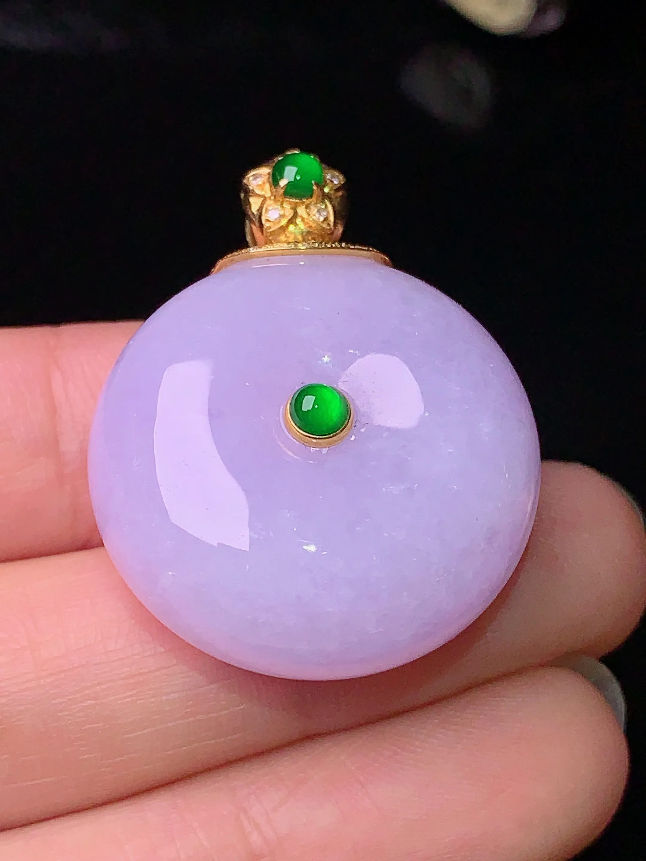 18k金钻镶嵌紫罗兰平安扣吊坠 玉质细腻 色泽艳丽 整体尺寸33.2*25.2*12.3