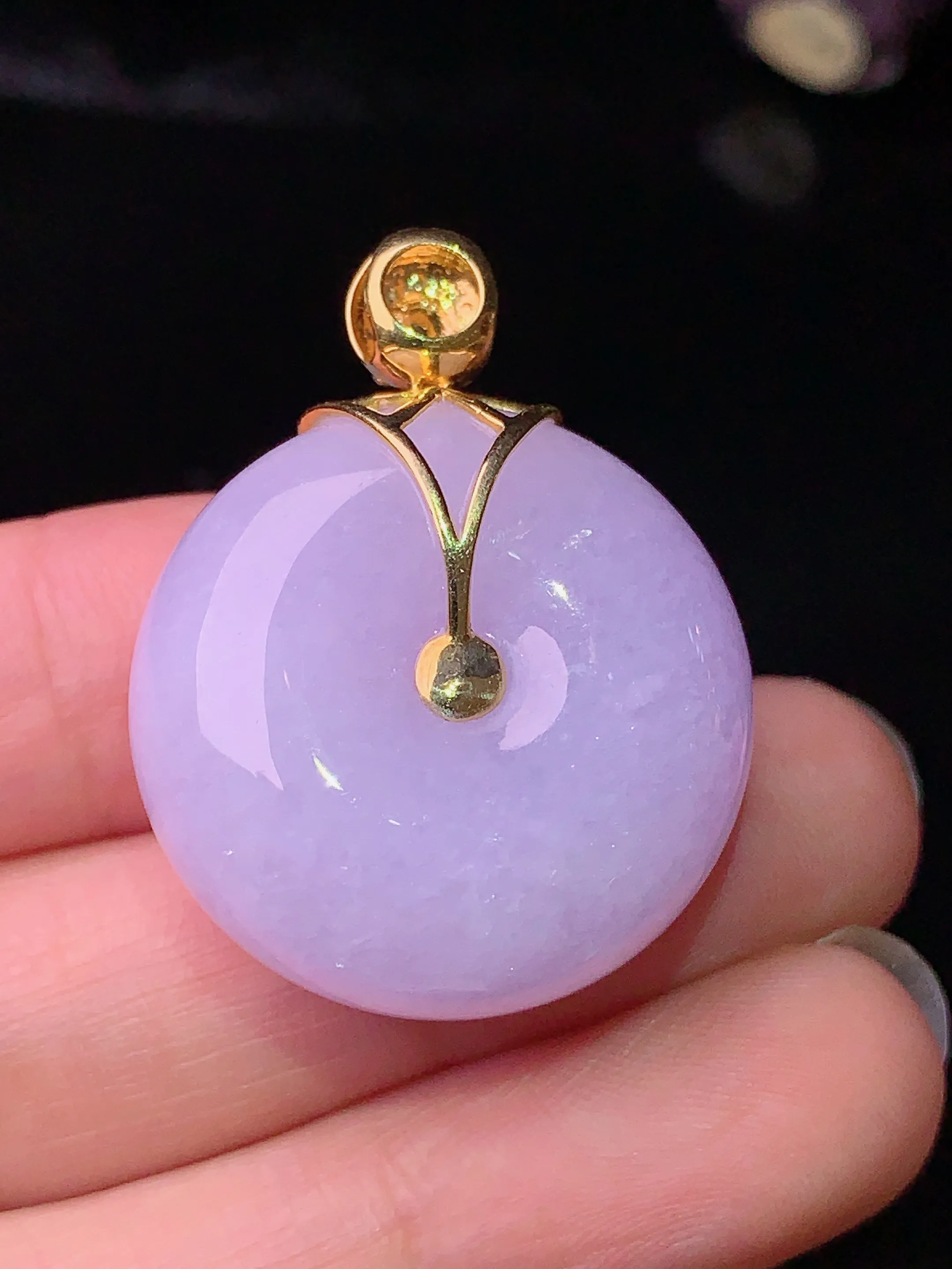 18k金钻镶嵌紫罗兰平安扣吊坠 玉质细腻 色泽艳丽 整体尺寸33.2*25.2*12.3