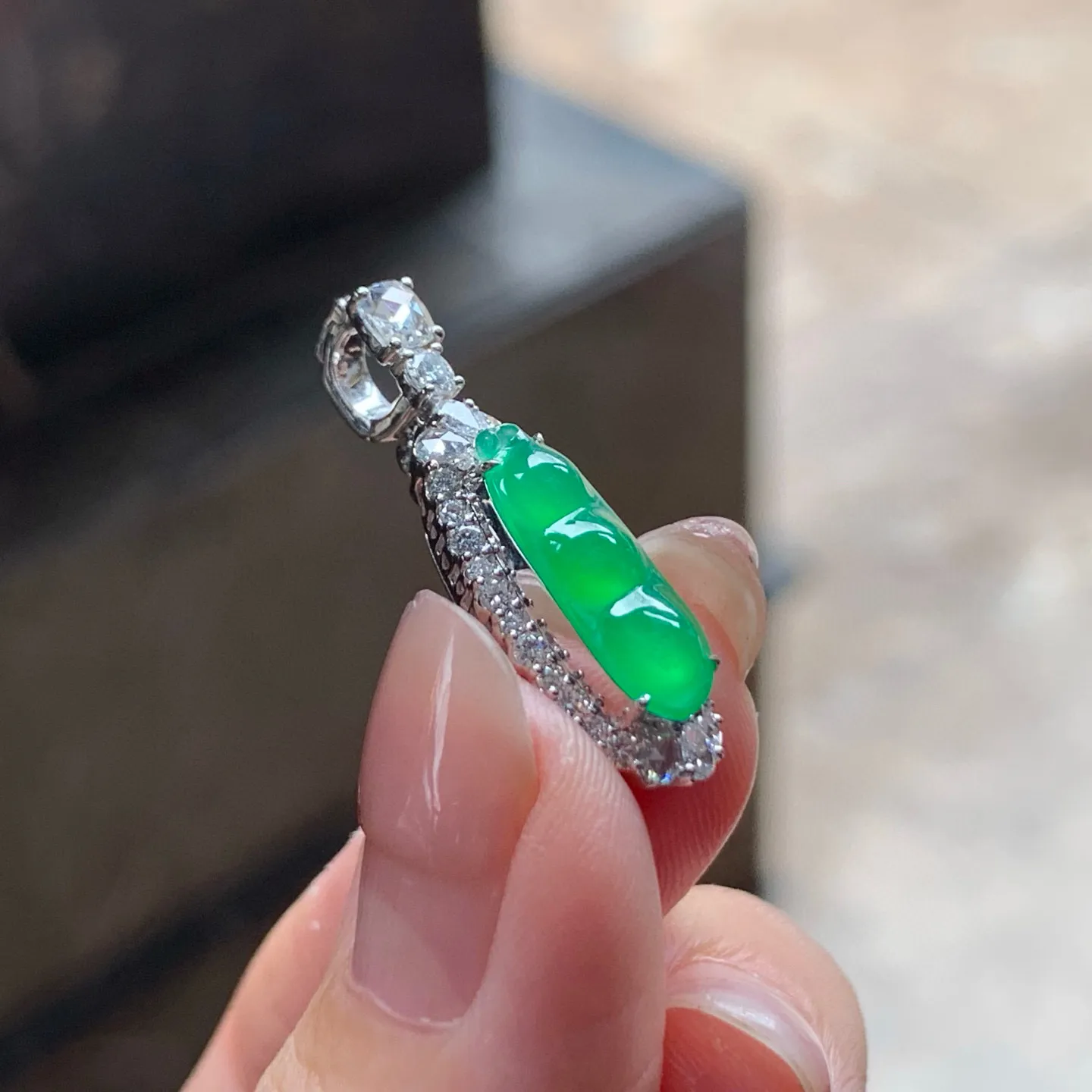 冰种阳绿福豆
颜色漂亮～