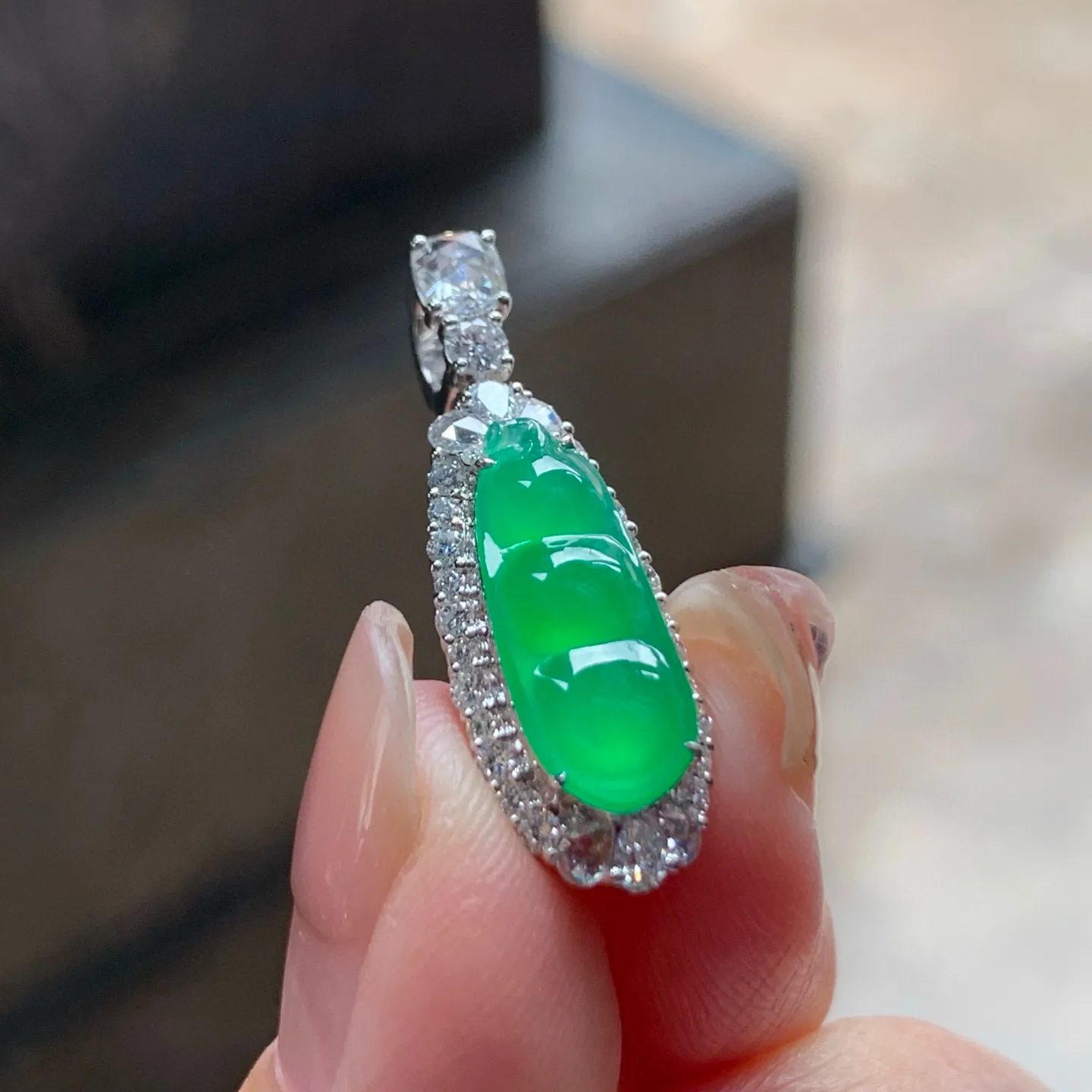 冰种阳绿福豆
颜色漂亮～