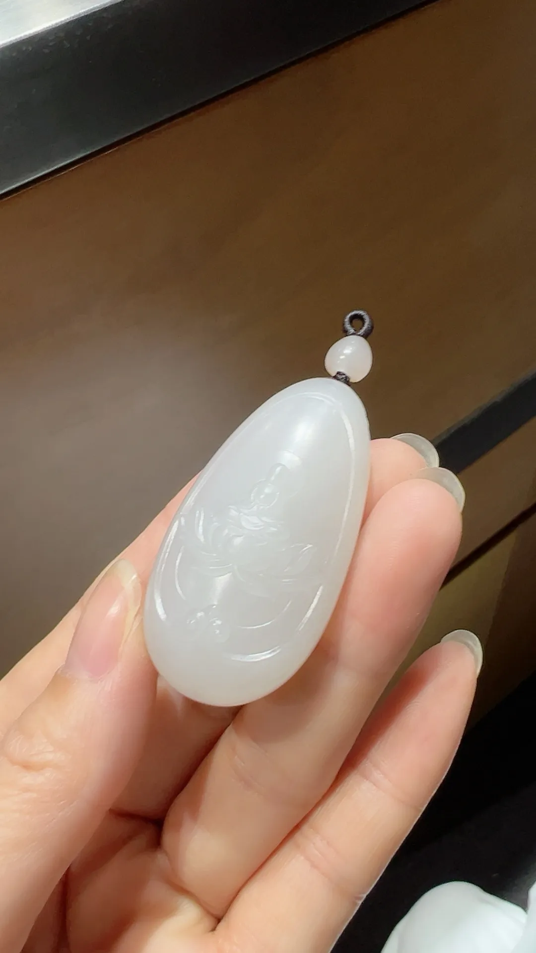 高品质｜籽料无相佛

重25.5克 尺寸47.5*25*12.5mm